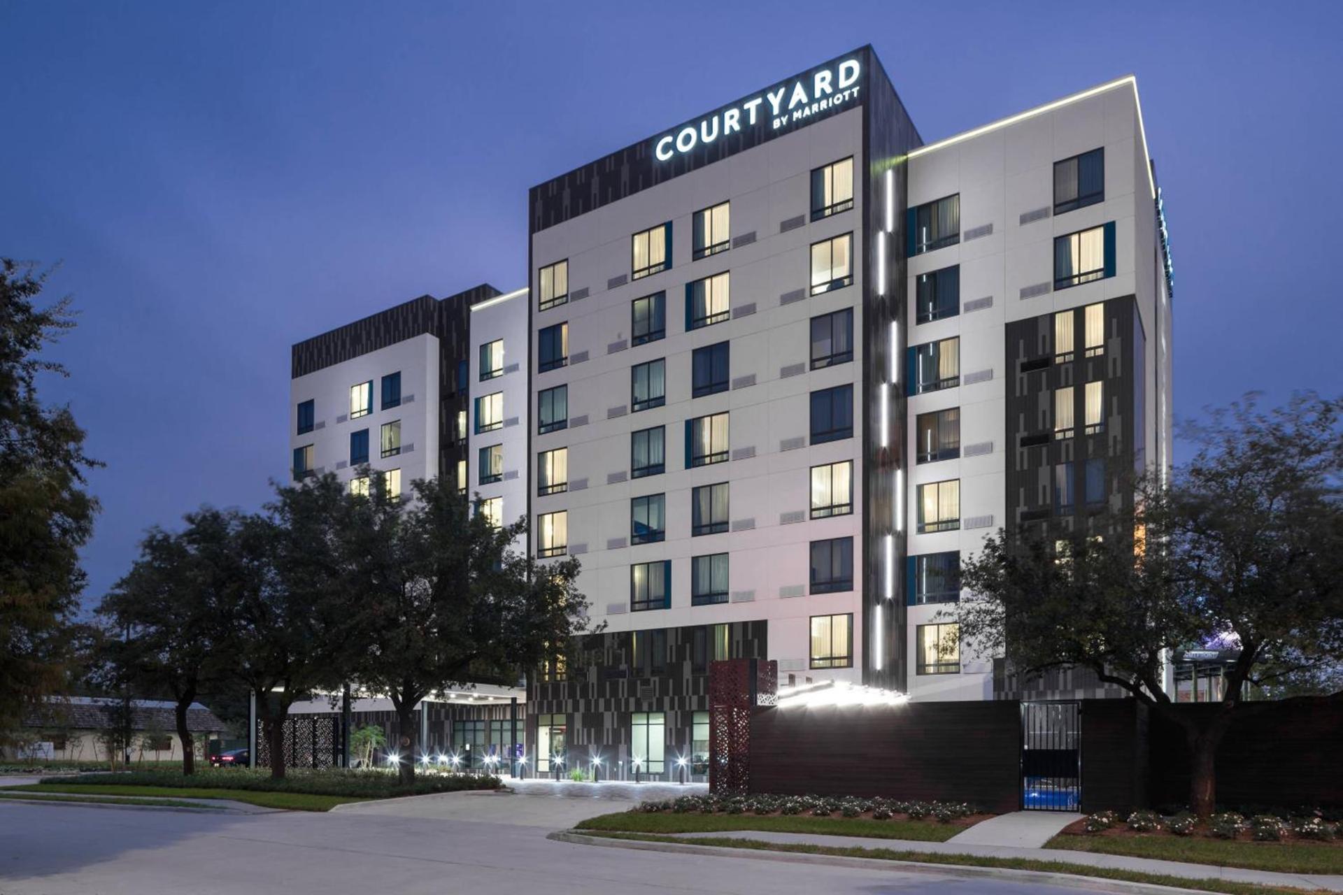 Courtyard by Marriott Houston Heights/I-10 photo 1