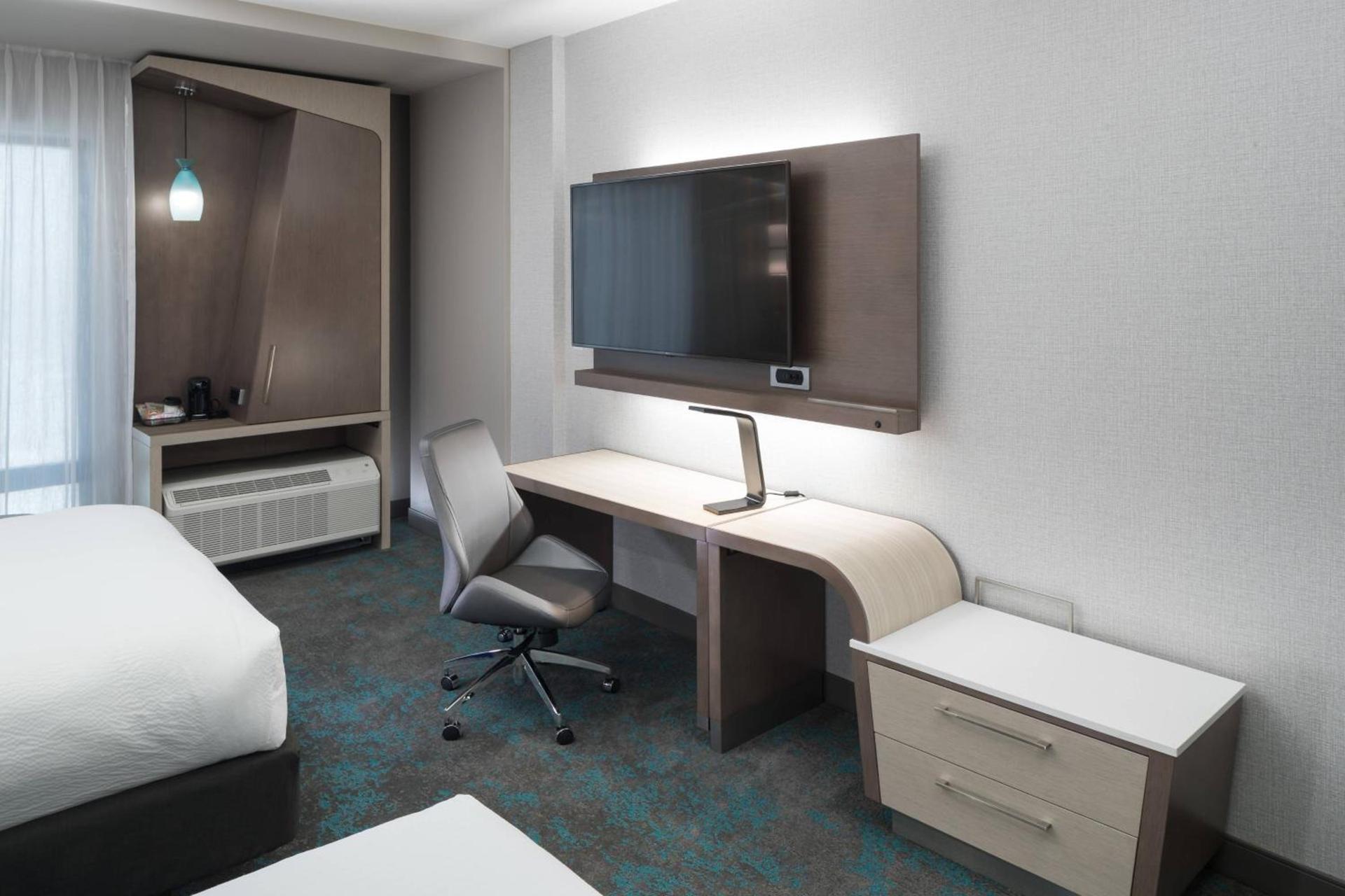Courtyard by Marriott Houston Heights/I-10 photo 7