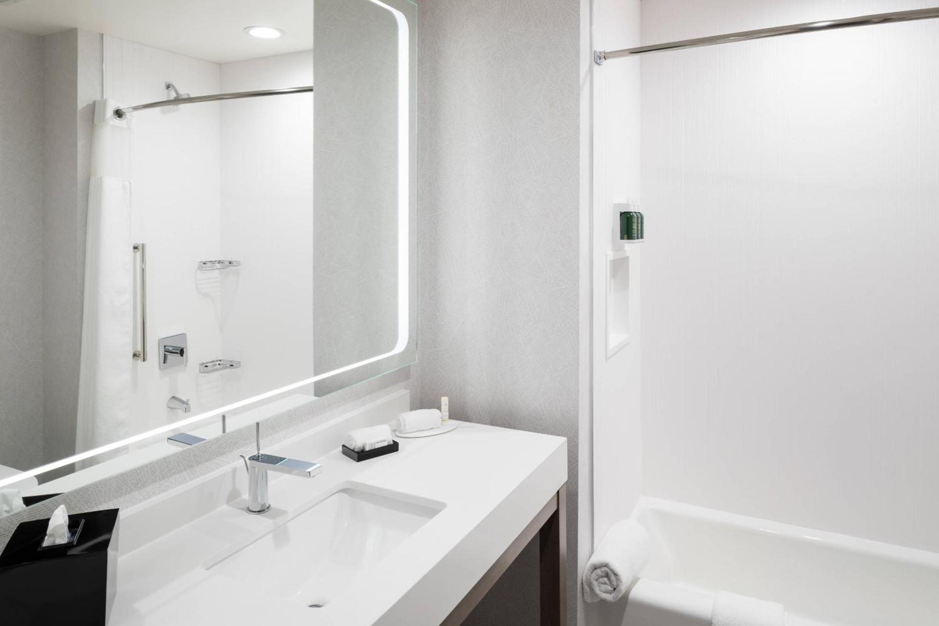 Courtyard by Marriott Houston Heights/I-10 photo 15