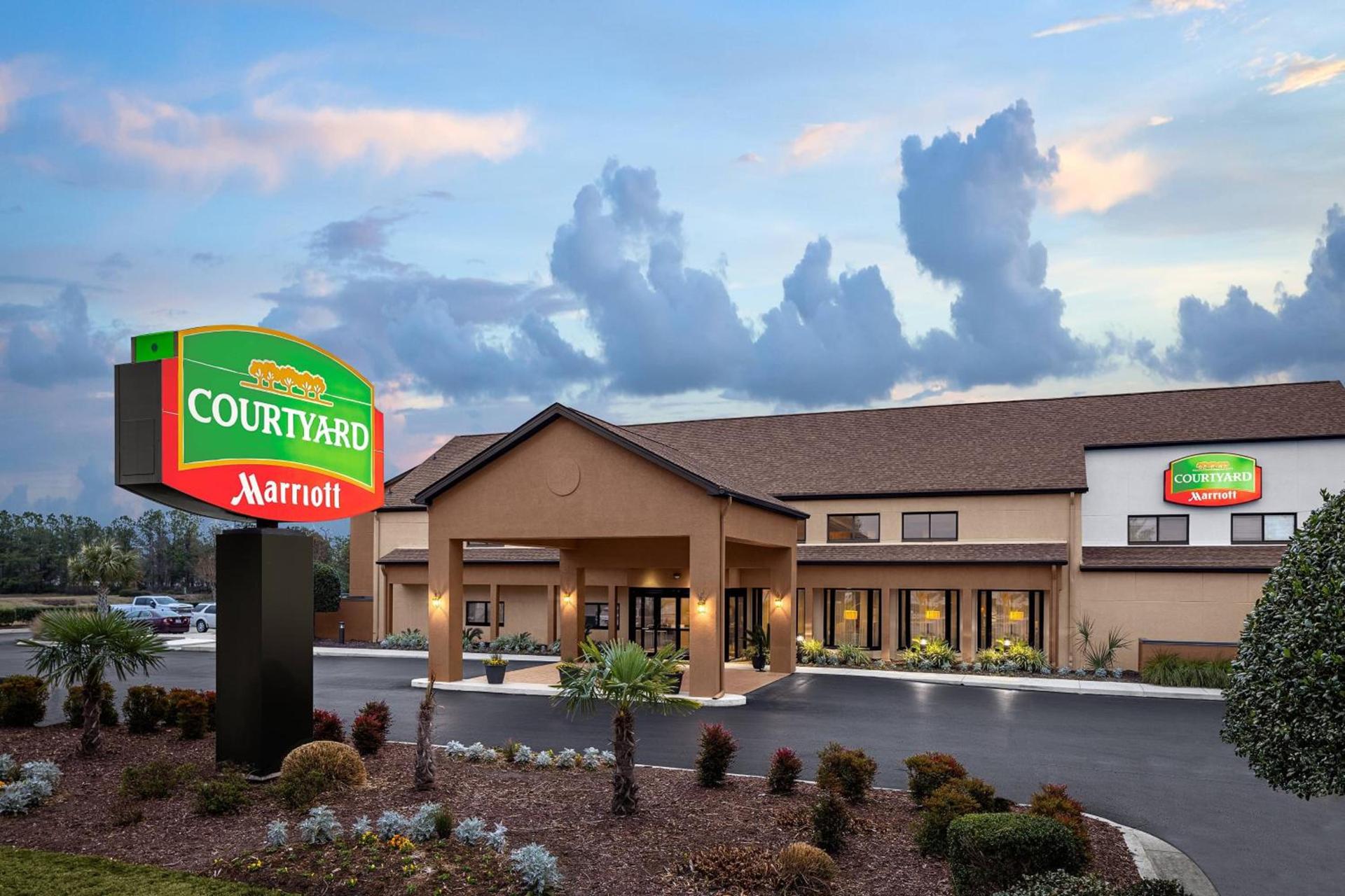 Courtyard by Marriott Wilmington/Wrightsville Beach photo 1