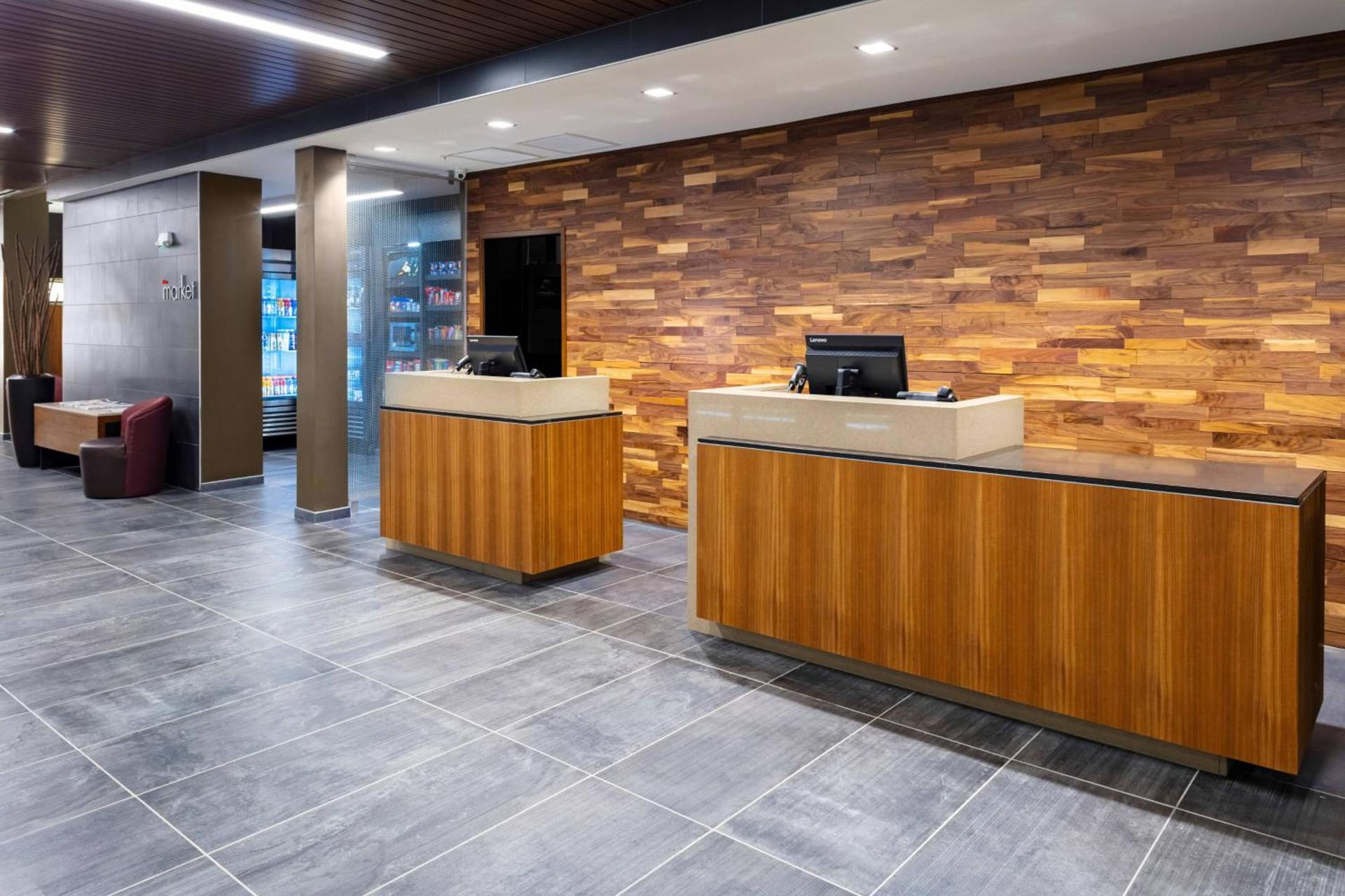 Courtyard by Marriott Indianapolis West-Speedway photo 3