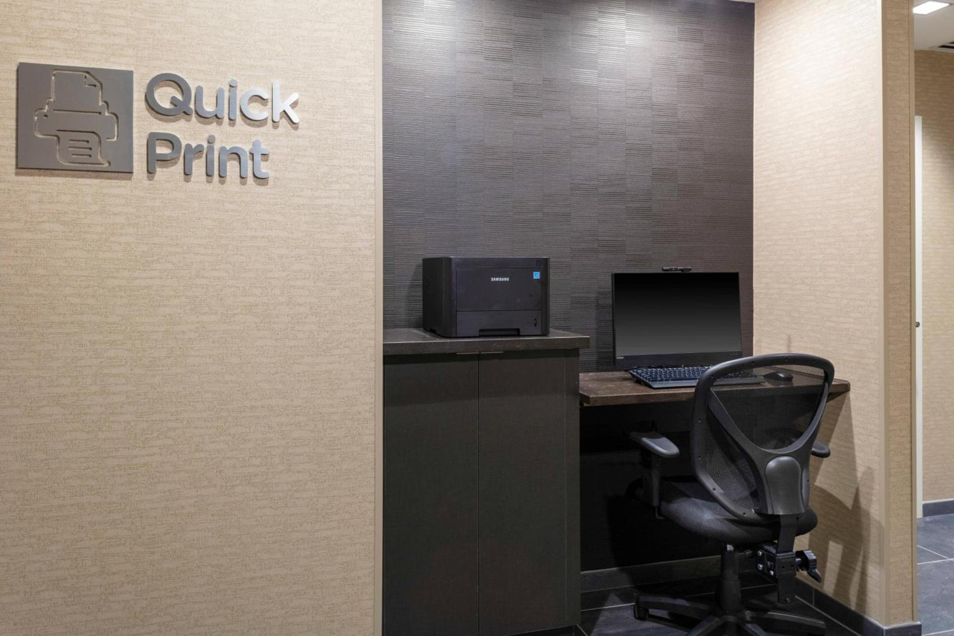 Courtyard by Marriott Indianapolis West-Speedway photo 11