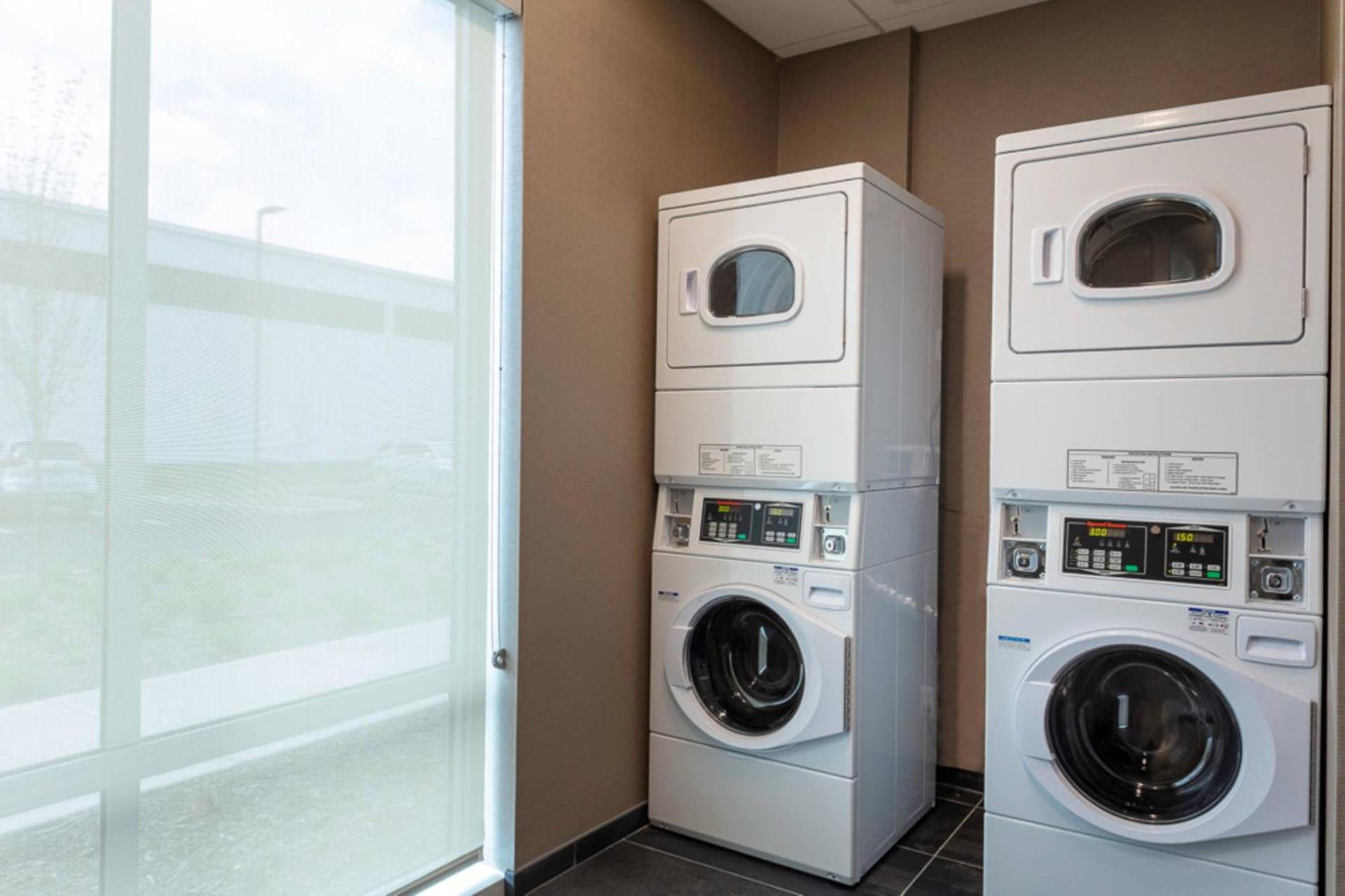 Courtyard by Marriott Indianapolis West-Speedway photo 13
