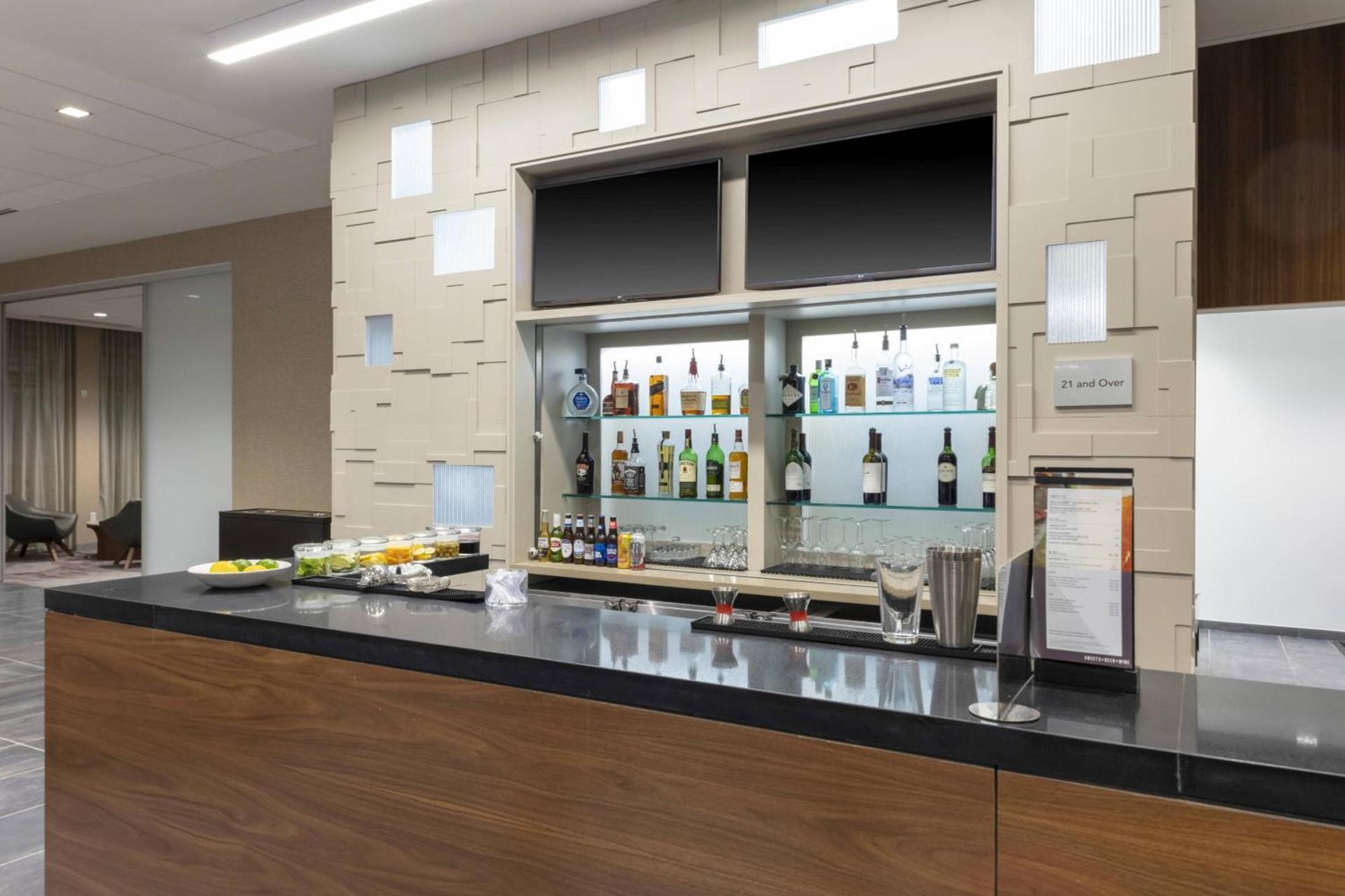 Courtyard by Marriott Indianapolis West-Speedway photo 16