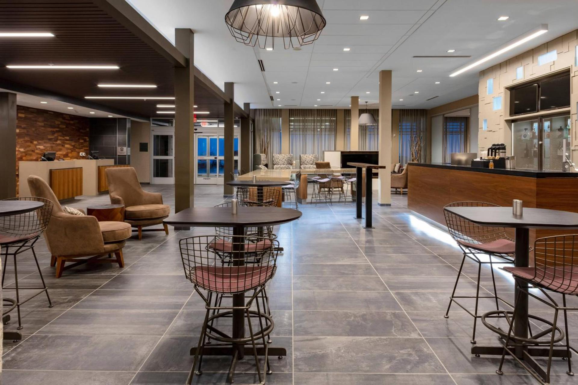 Courtyard by Marriott Indianapolis West-Speedway photo 15