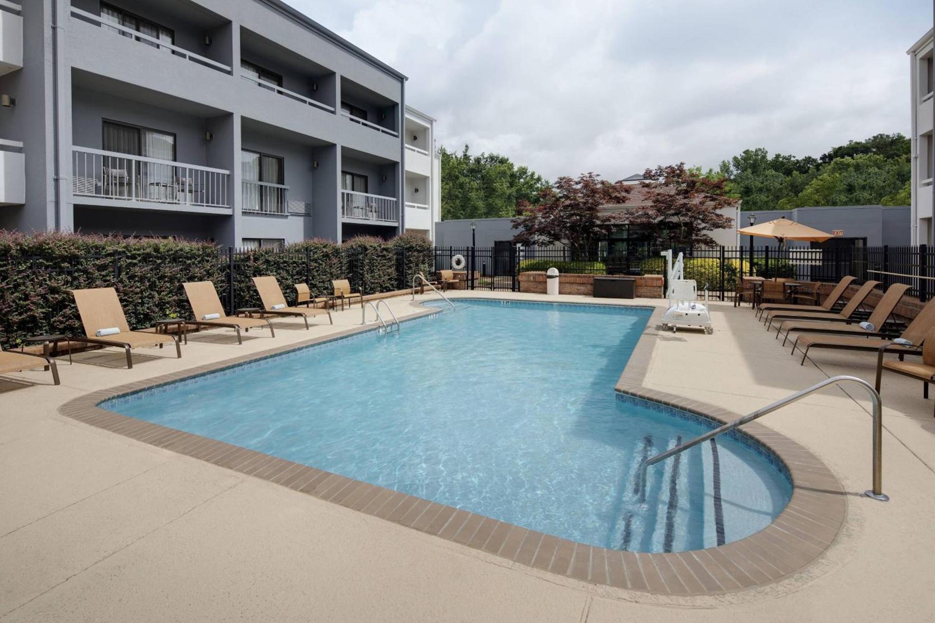 Courtyard Atlanta Marietta/I-75 North photo 35