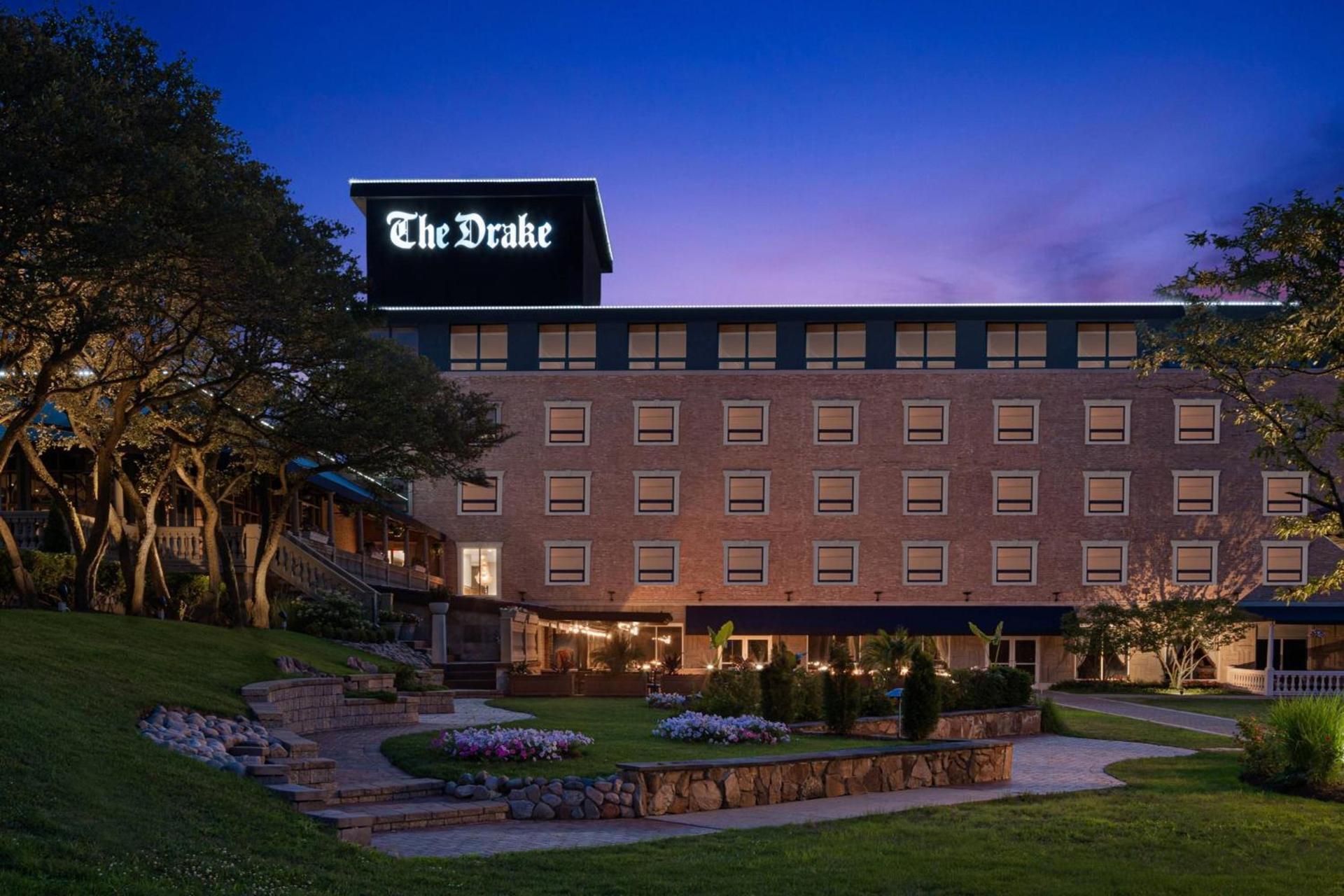 The Drake Oak Brook, Autograph Collection photo 4