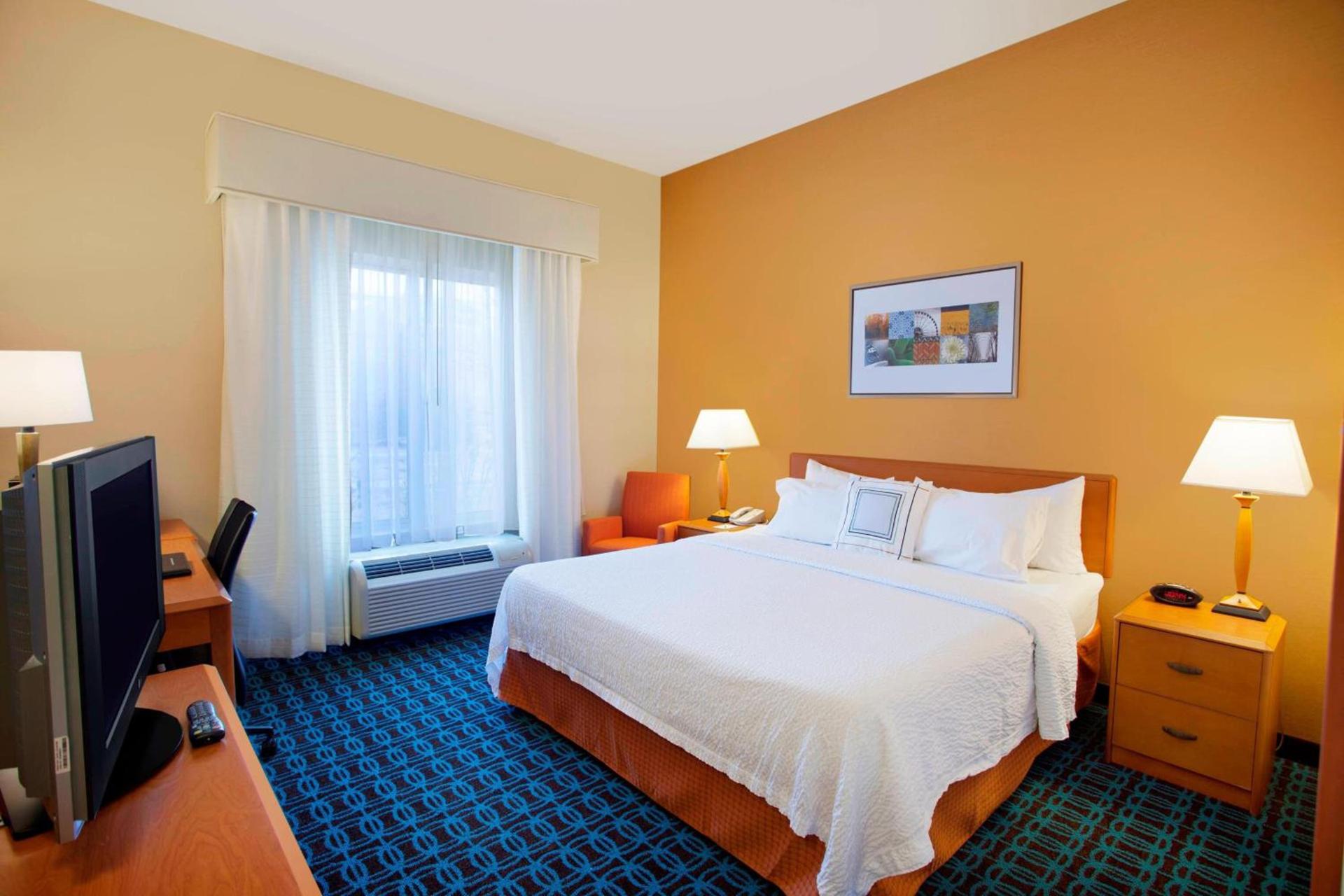 Fairfield Inn & Suites by Marriott Detroit Metro Airport Romulus photo 11