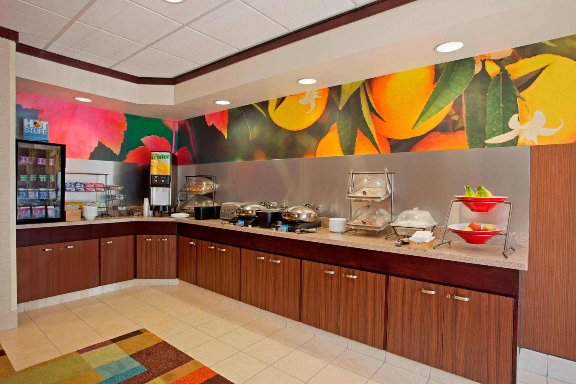 Fairfield Inn & Suites by Marriott Detroit Metro Airport Romulus photo 21