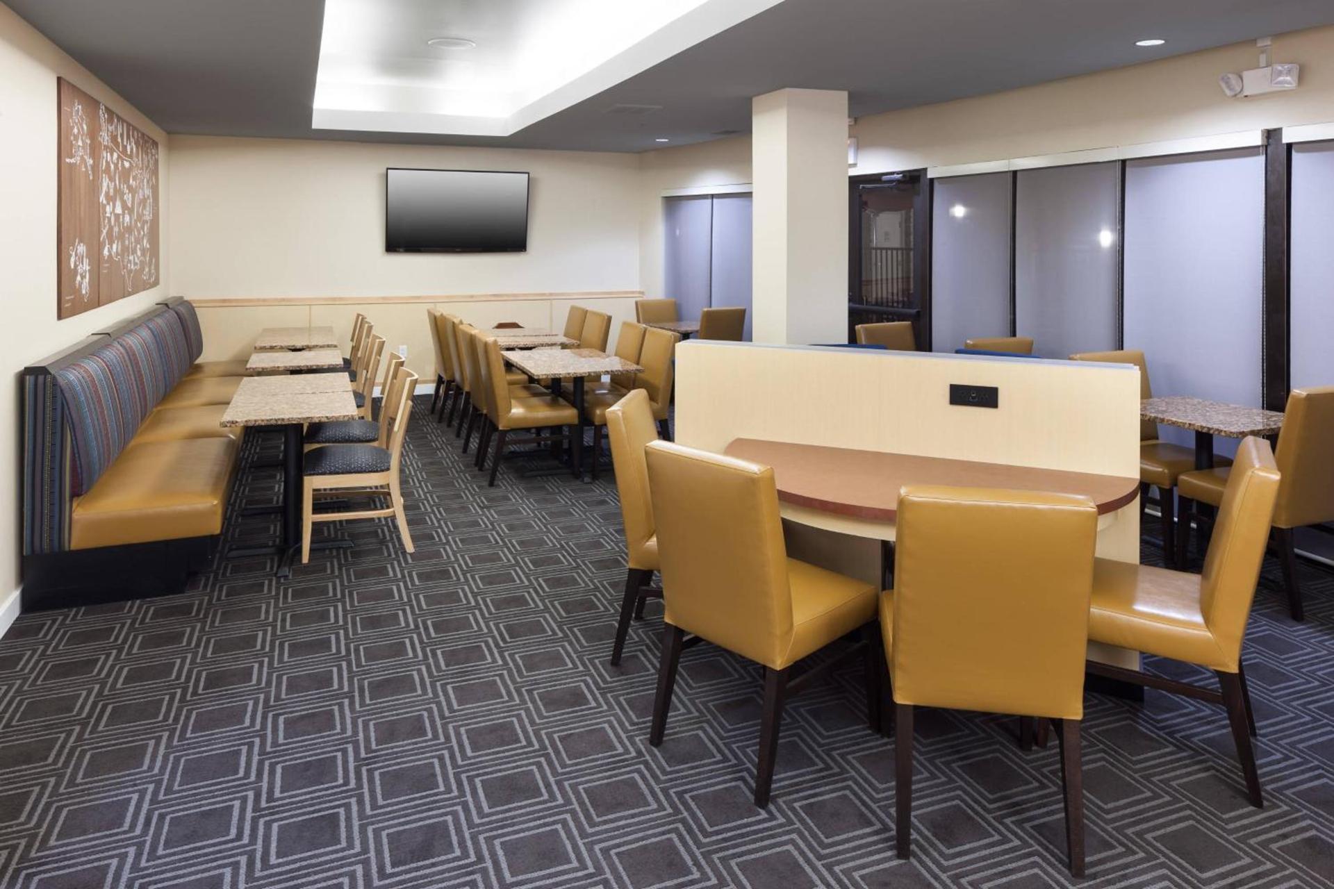 TownePlace Suites Columbia Southeast / Fort Jackson photo 25