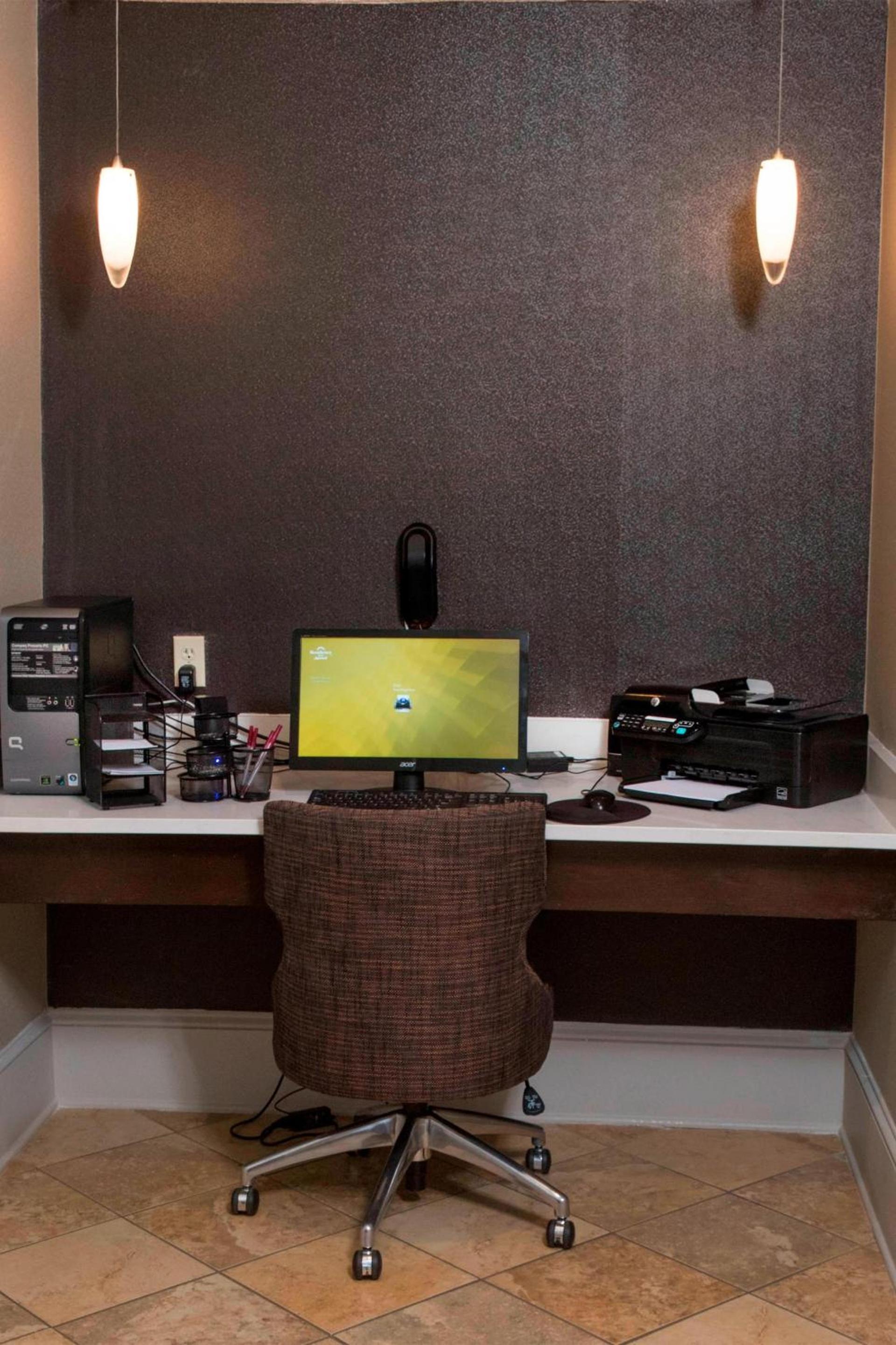 Residence Inn by Marriott Spartanburg photo 14