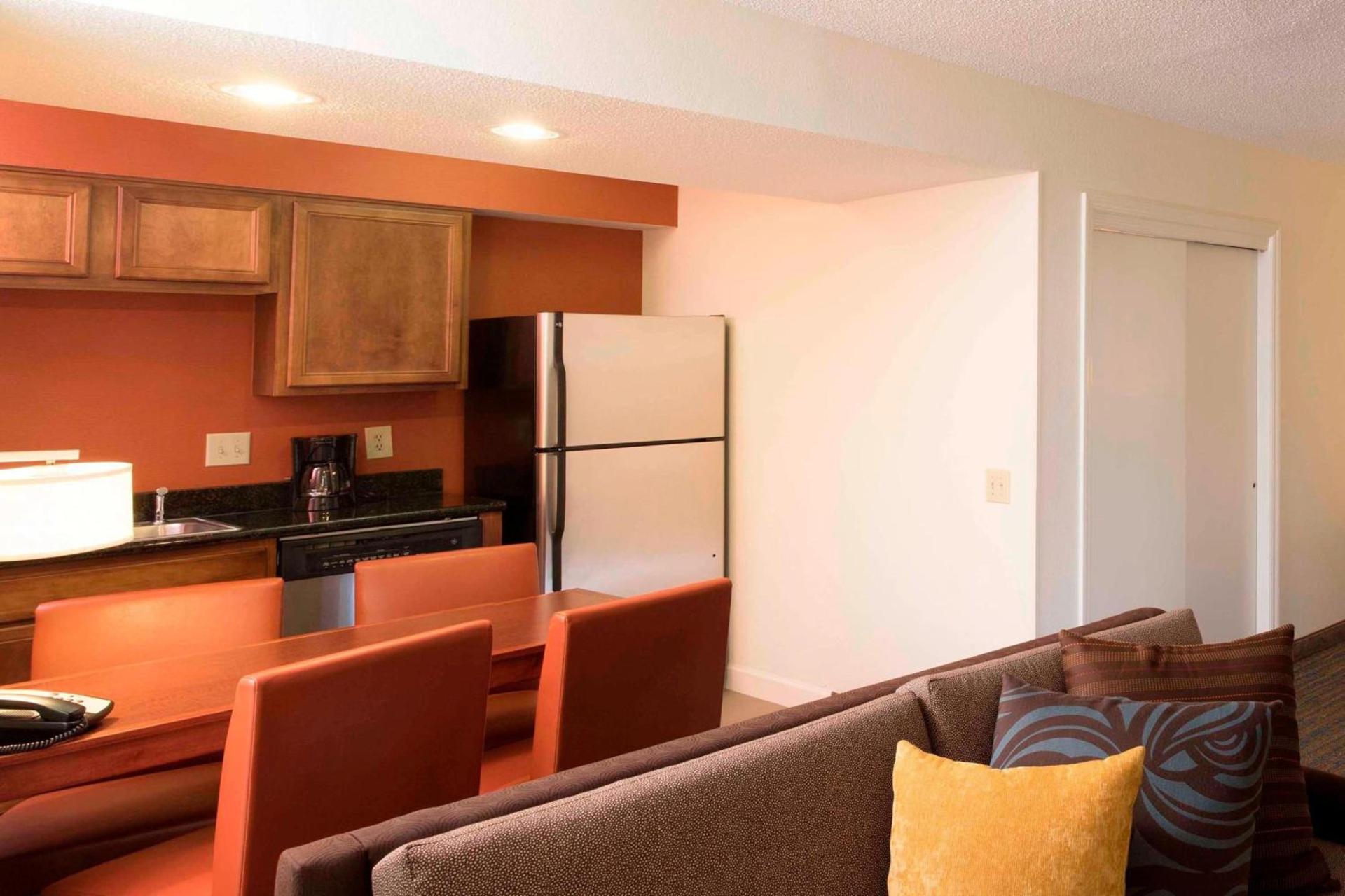 Residence Inn by Marriott Spartanburg photo 10