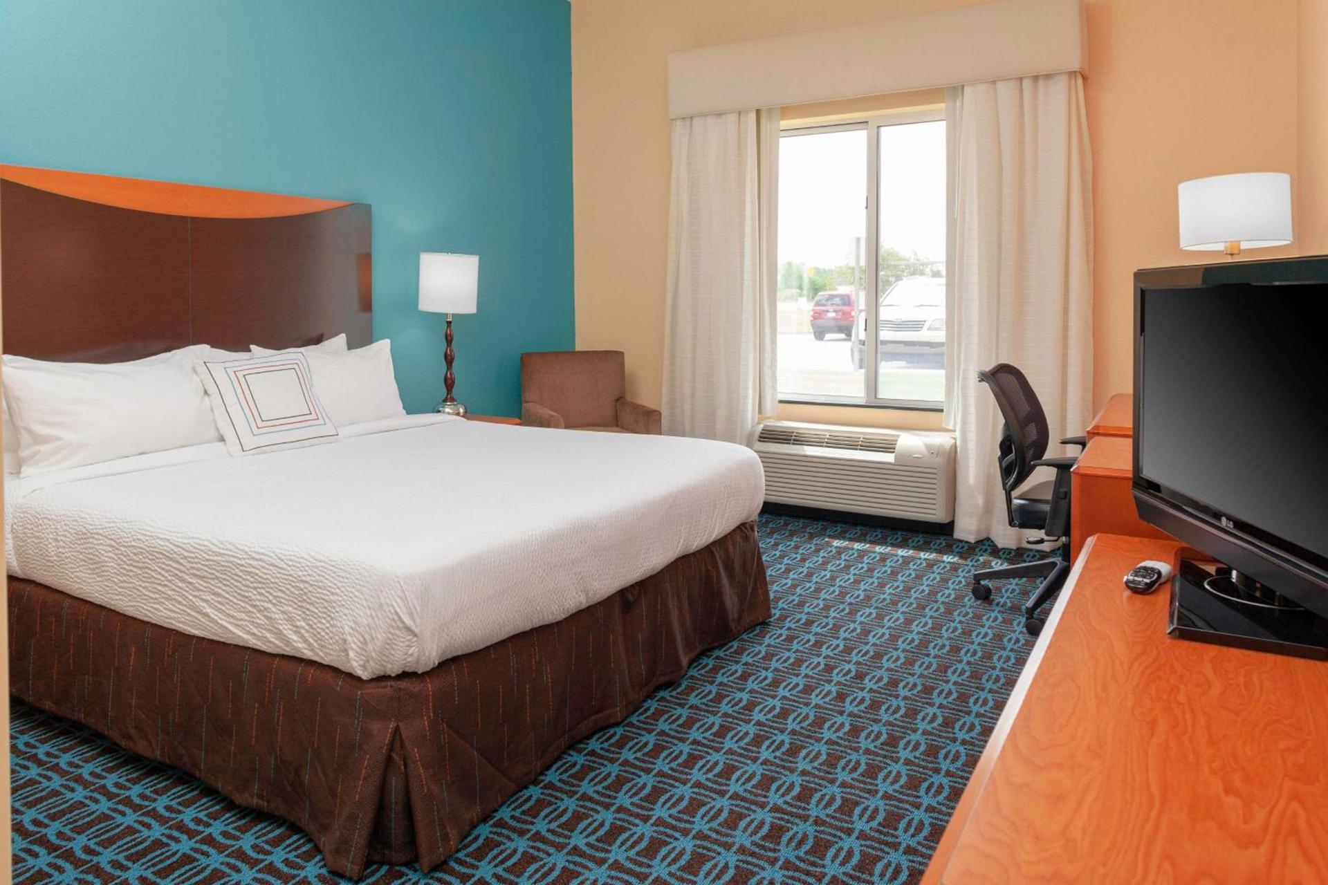 Fairfield Inn and Suites by Marriott Seymour photo 5