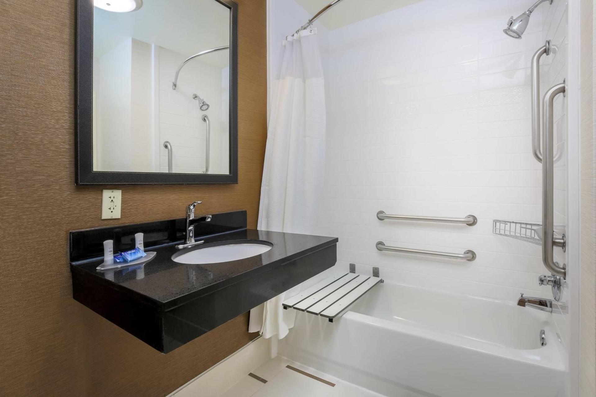 Fairfield by Marriott Inn & Suites Las Vegas Stadium Area photo 13