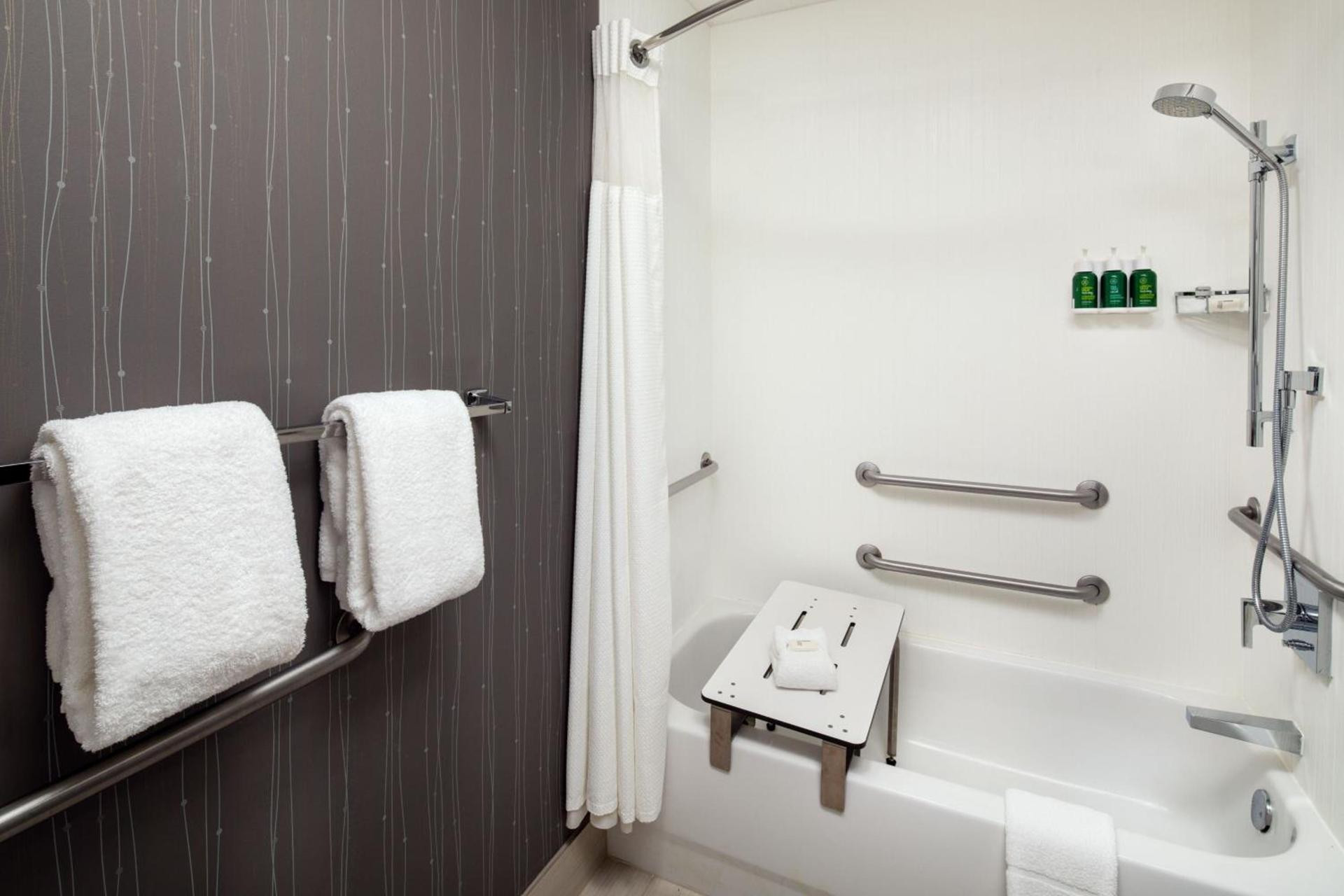 Courtyard by Marriott Dayton North photo 12