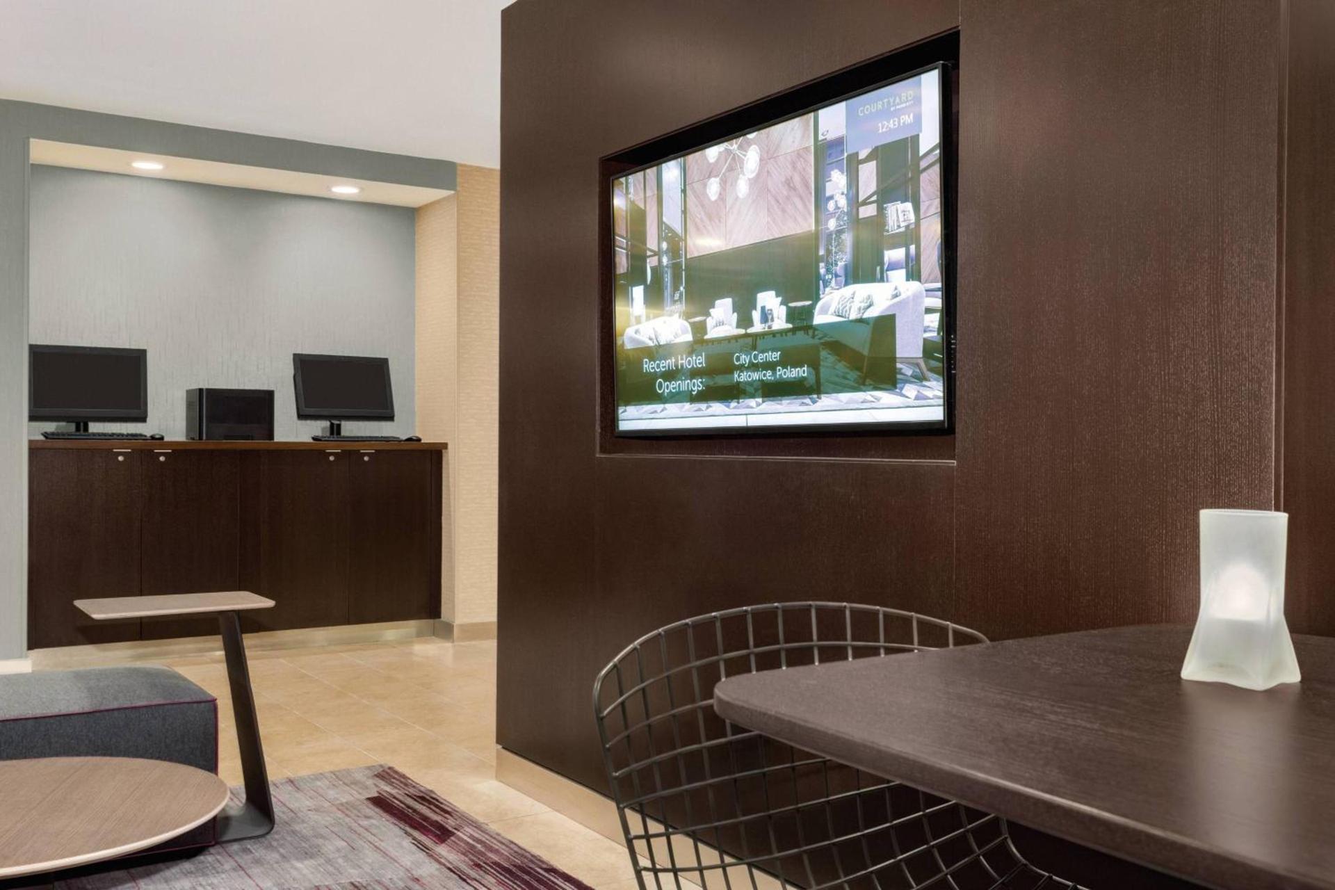 Courtyard by Marriott Dayton North photo 14