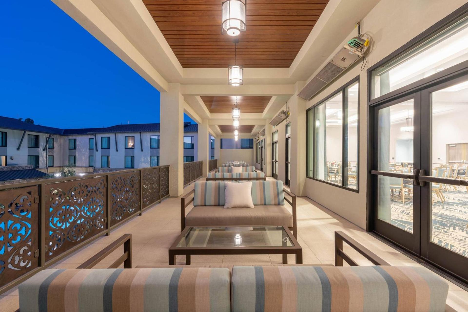 Courtyard by Marriott Thousand Oaks Agoura Hills photo 6