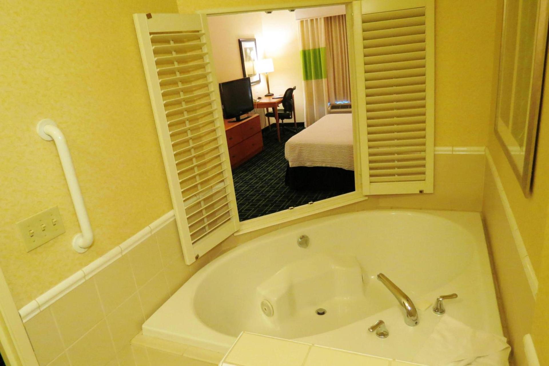Fairfield Inn & Suites Mount Vernon Rend Lake photo 9