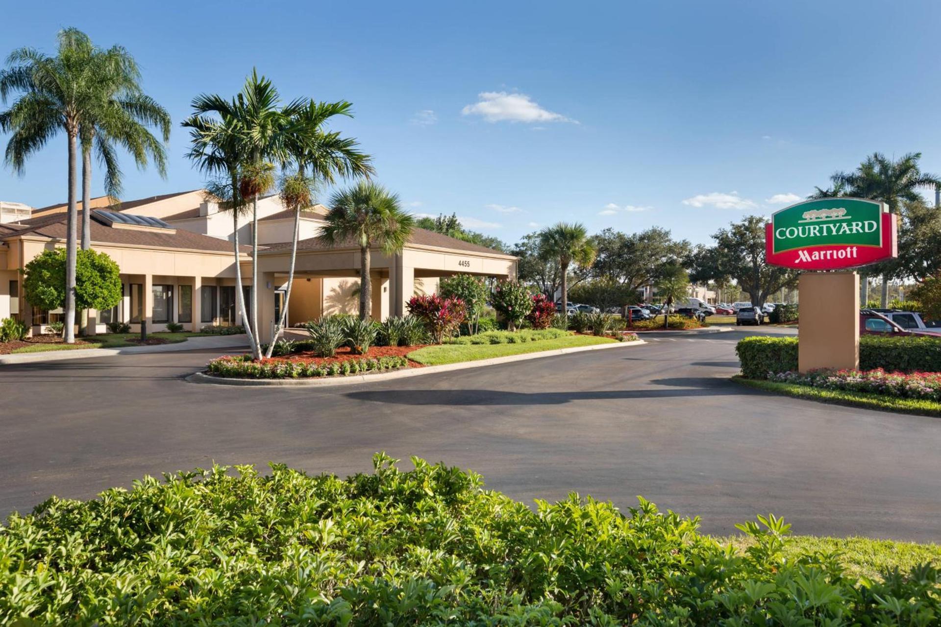 Courtyard by Marriott Fort Myers Cape Coral photo 1