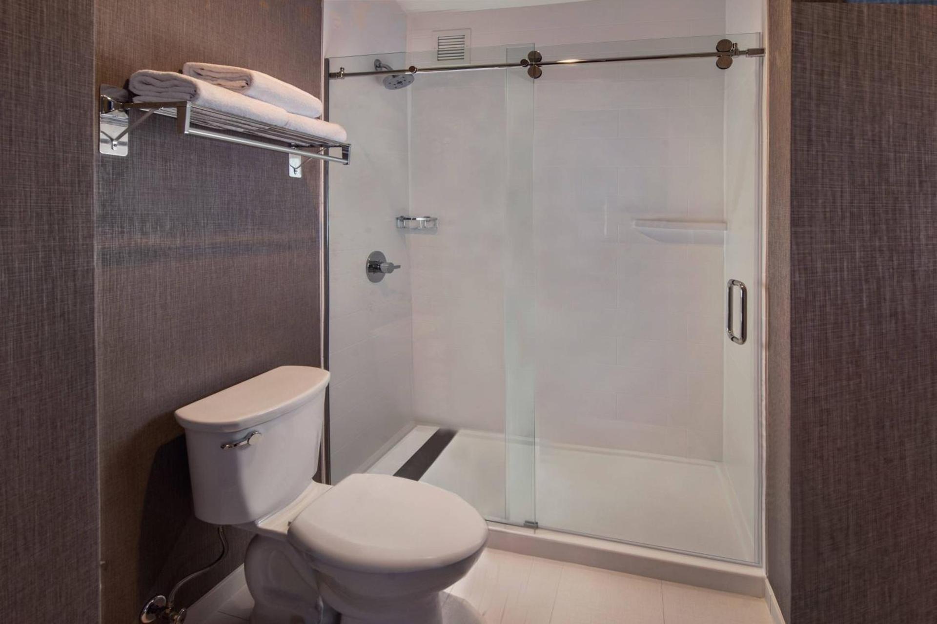 SpringHill Suites Herndon Reston photo 8