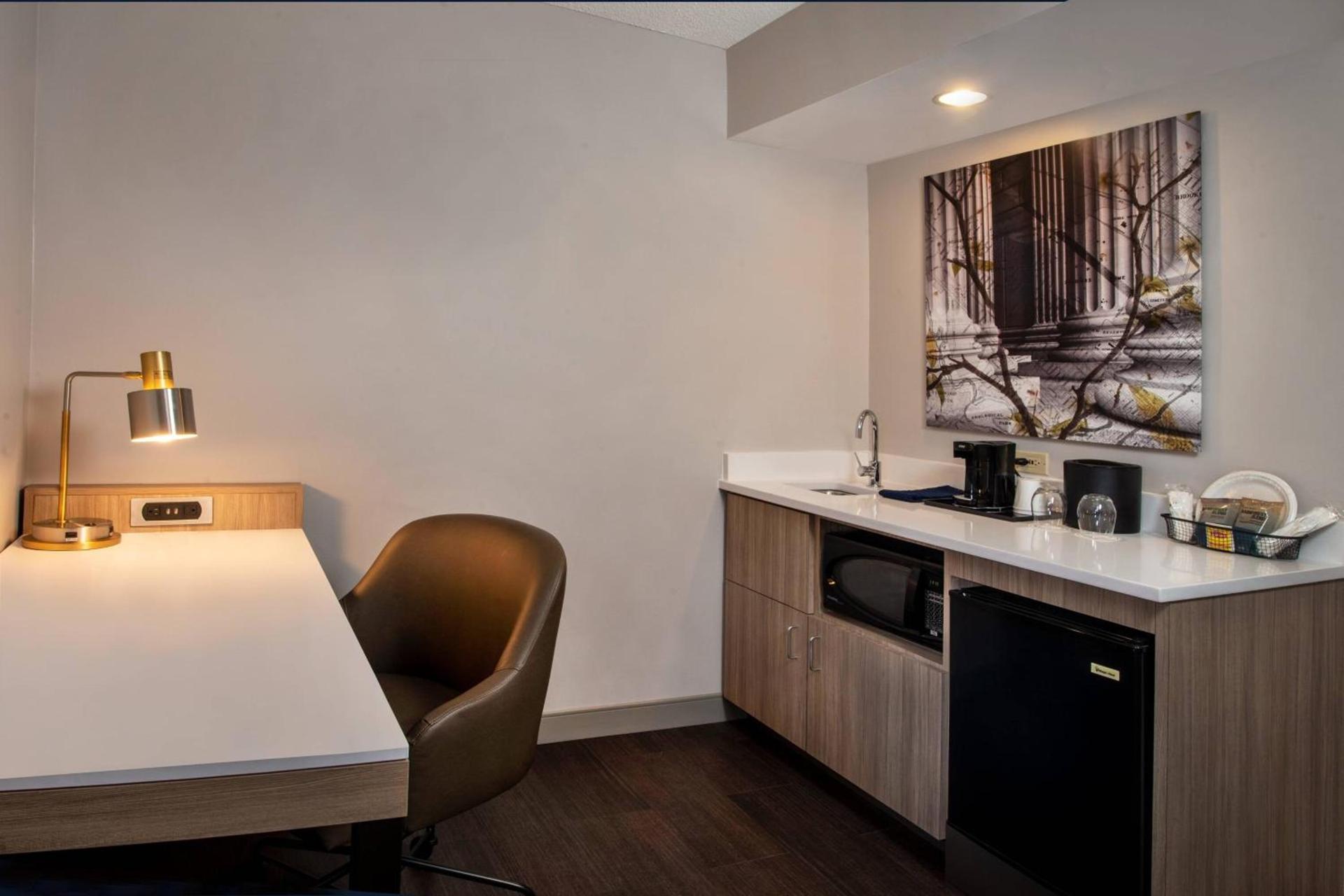 SpringHill Suites Herndon Reston photo 6