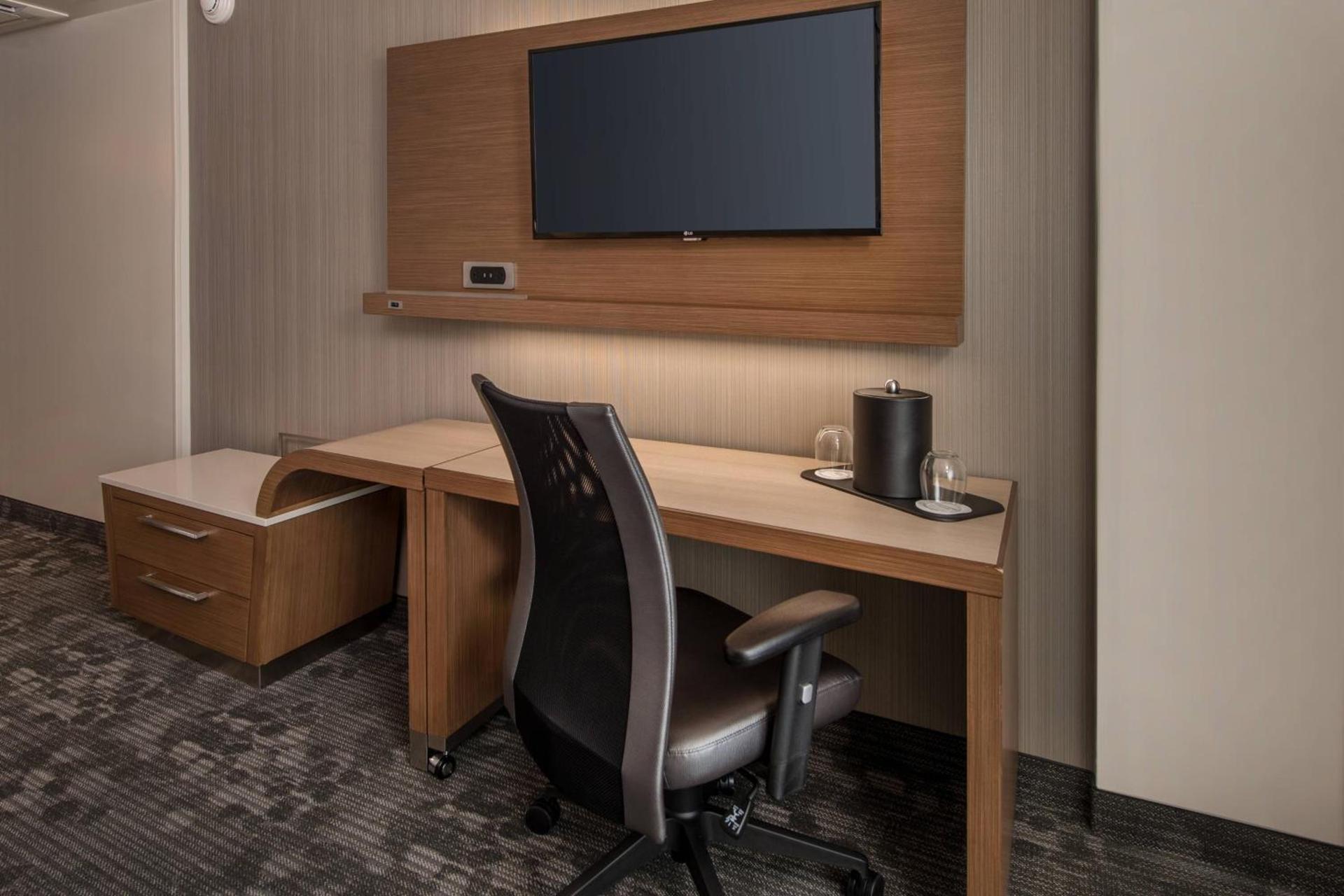 Courtyard by Marriott Hershey Chocolate Avenue photo 9