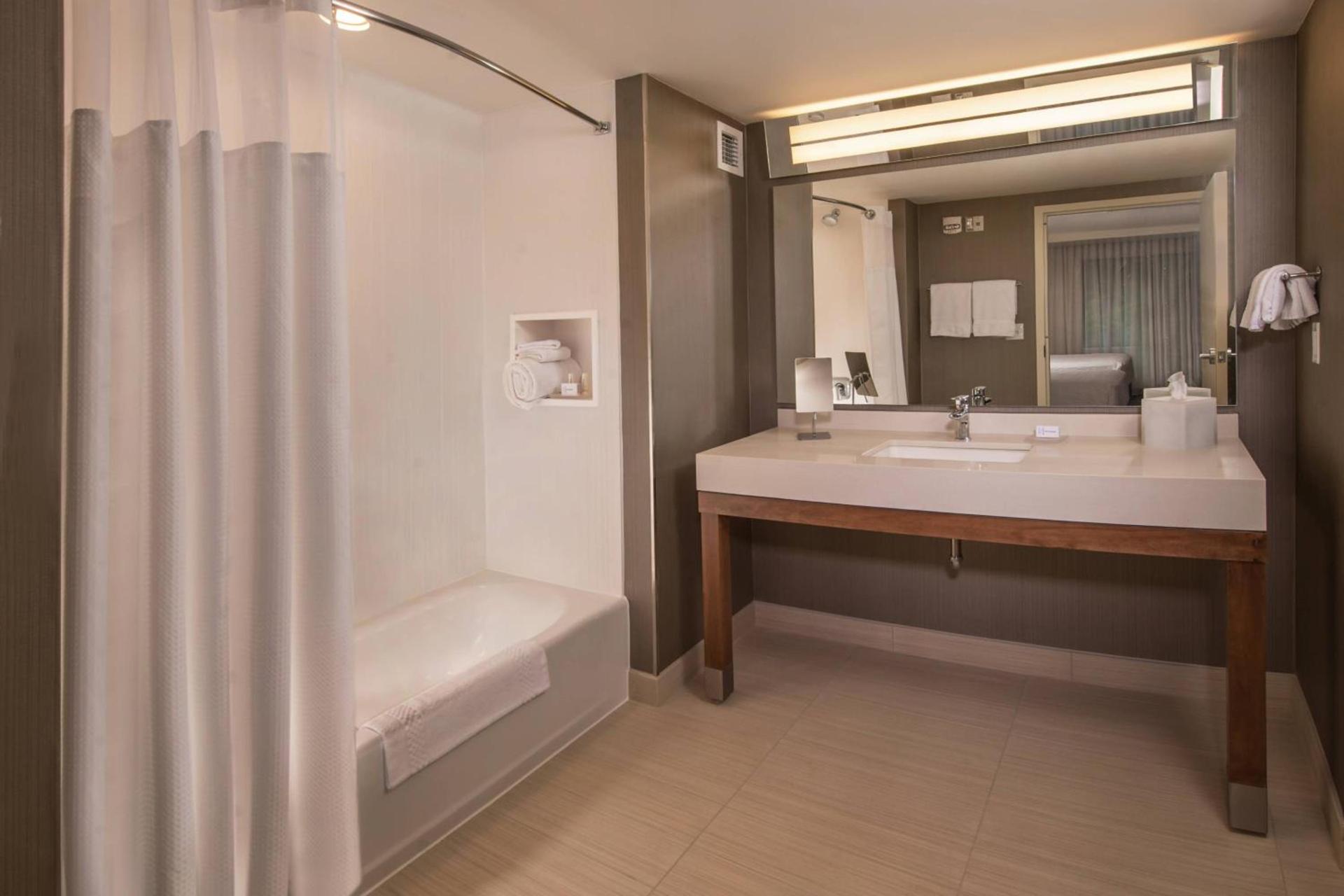 Courtyard by Marriott Hershey Chocolate Avenue photo 18