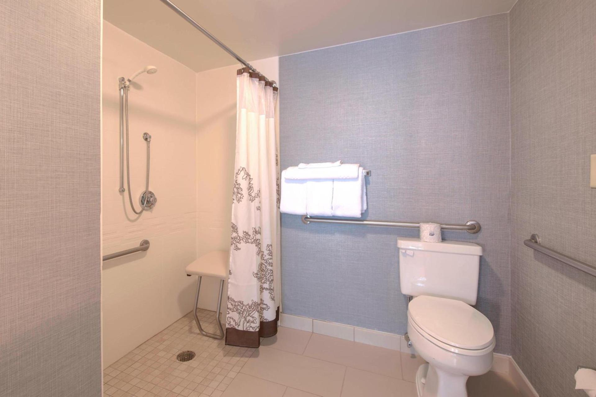 Residence Inn by Marriott Raleigh Crabtree Valley photo 39