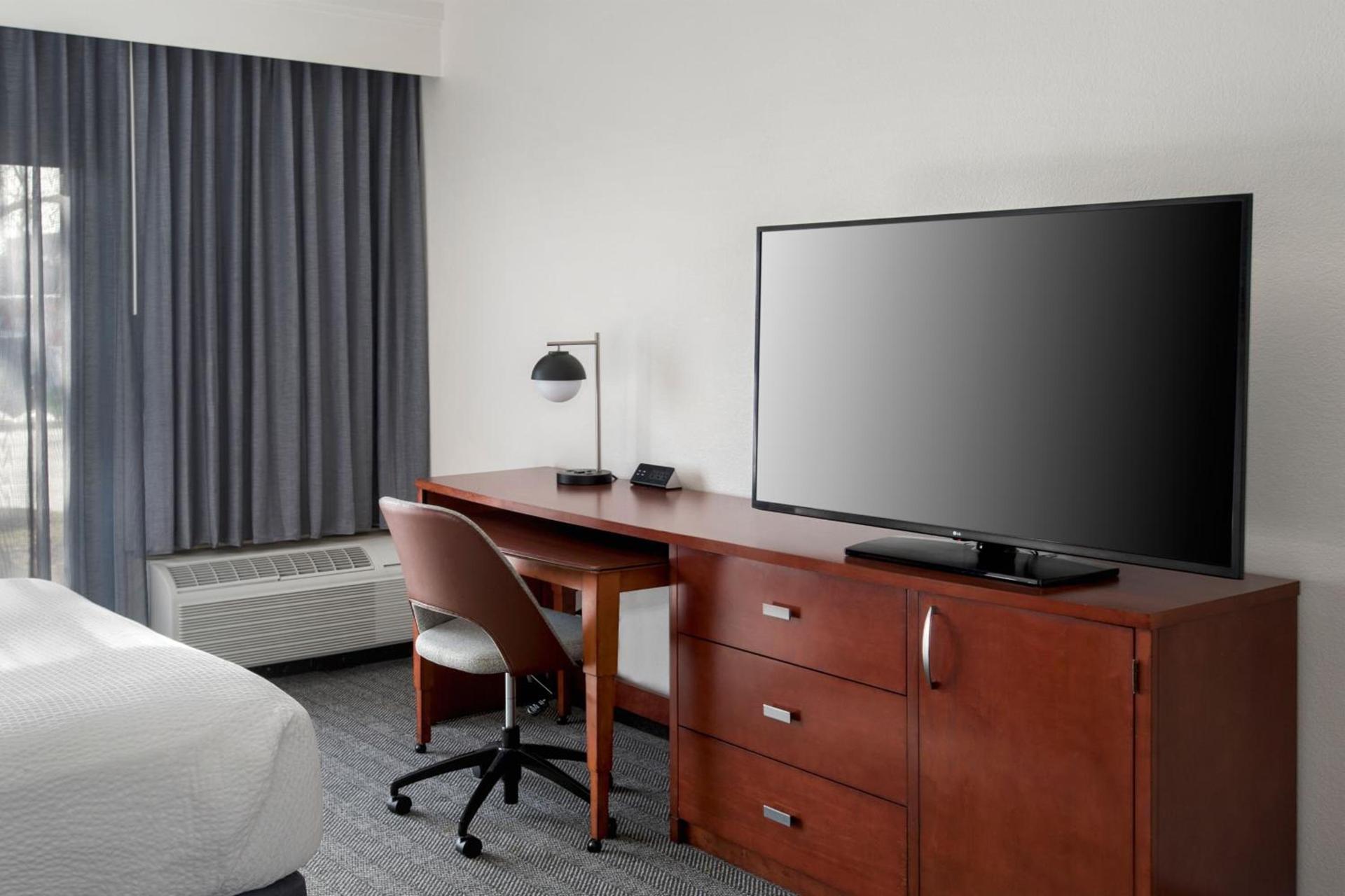 Courtyard by Marriott Silver Spring North/White Oak photo 8