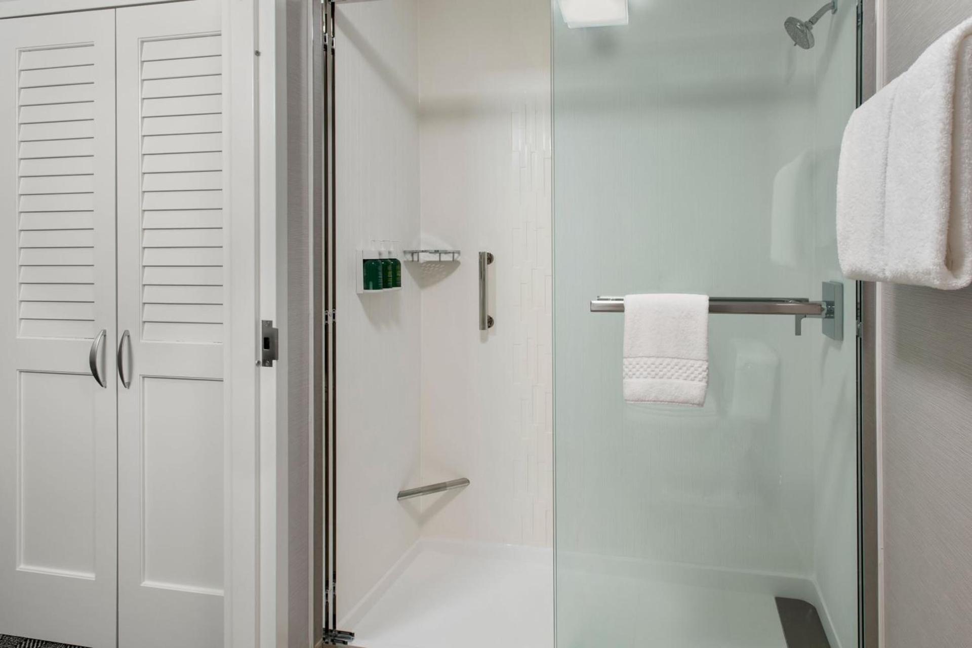 Courtyard by Marriott Silver Spring North/White Oak photo 10
