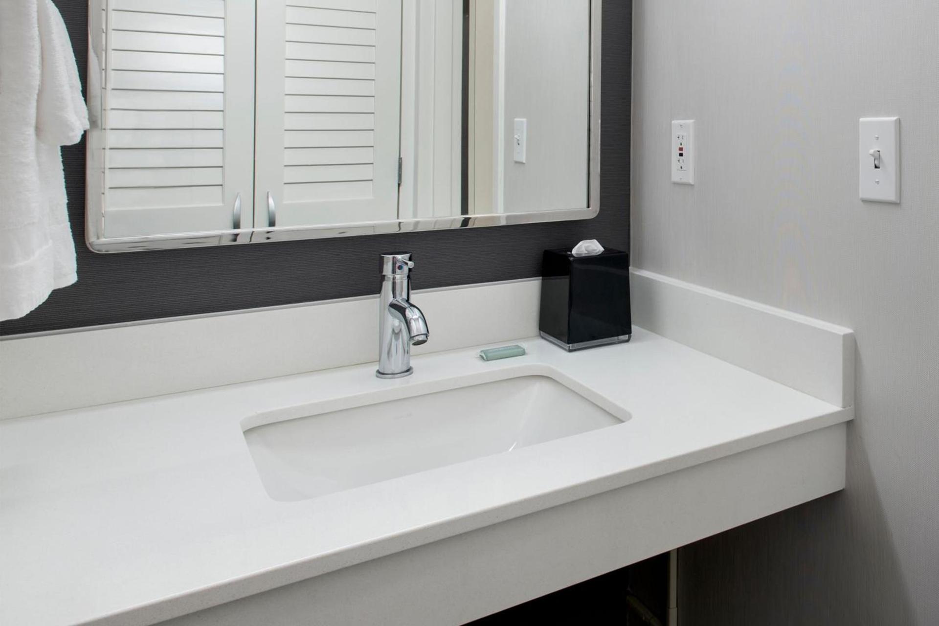 Courtyard by Marriott Silver Spring North/White Oak photo 12