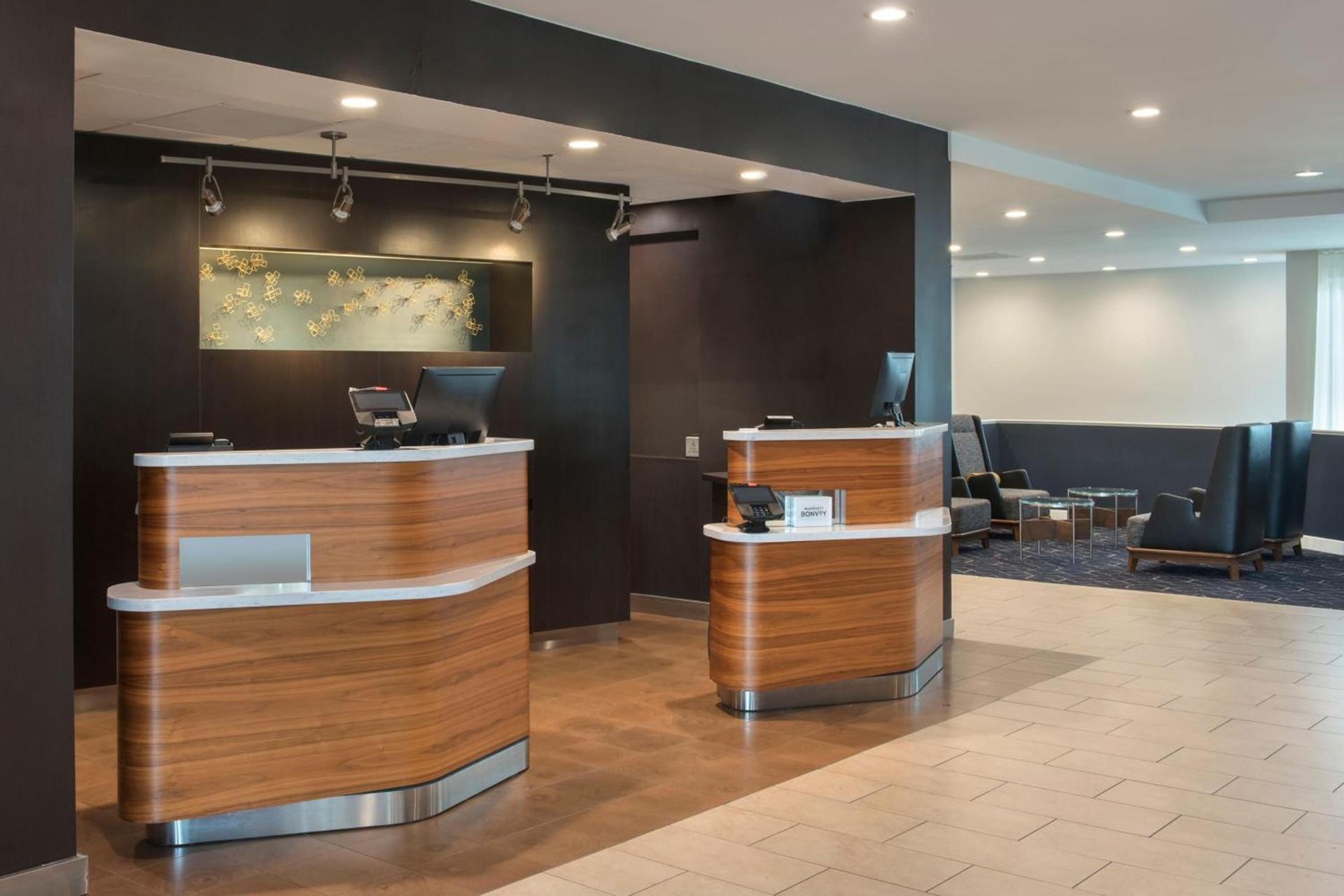 Courtyard by Marriott Silver Spring North/White Oak photo 2