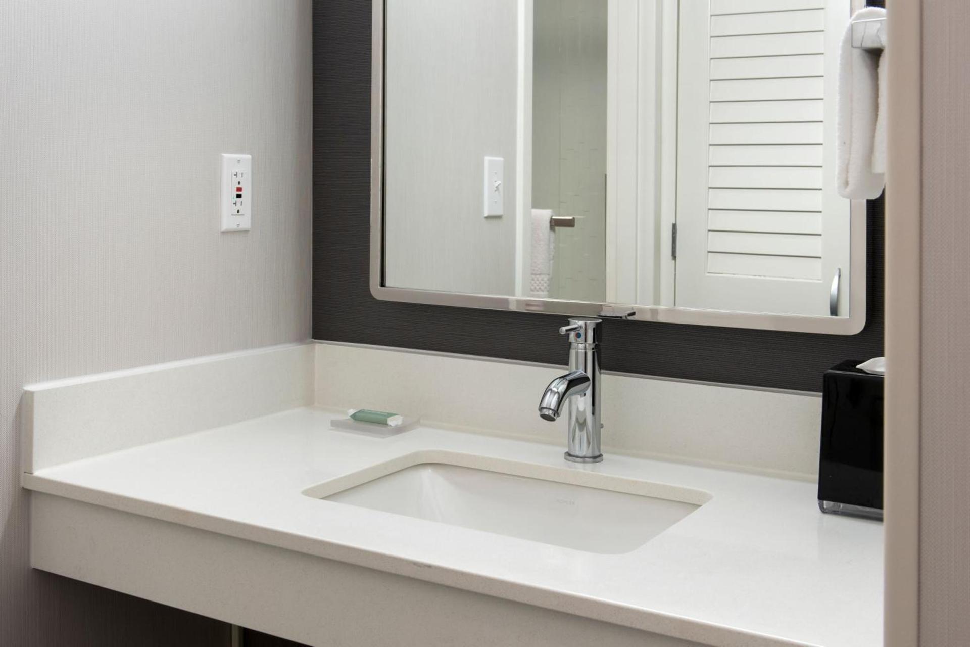 Courtyard by Marriott Silver Spring North/White Oak photo 15