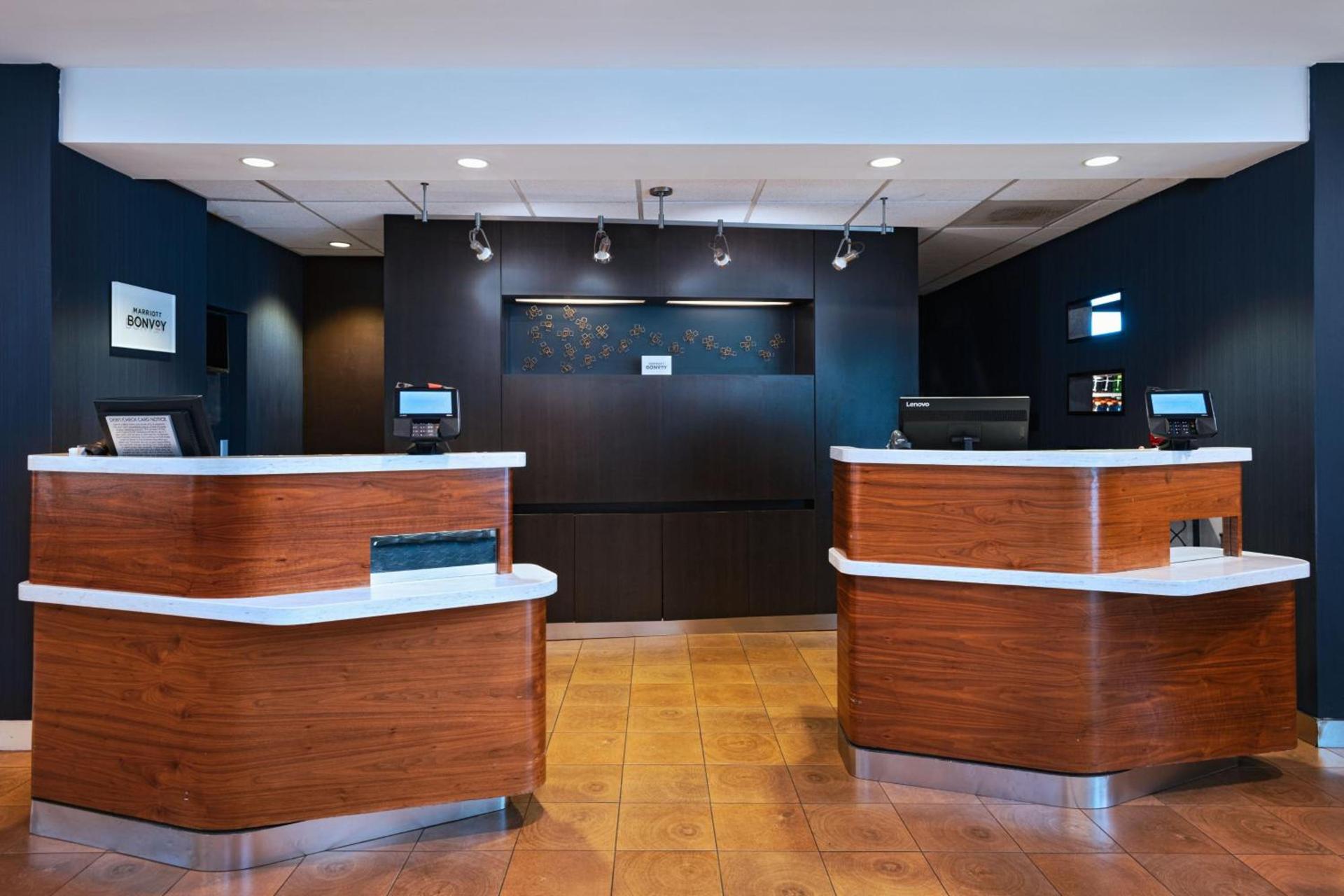 Courtyard by Marriott San Antonio Airport photo 2