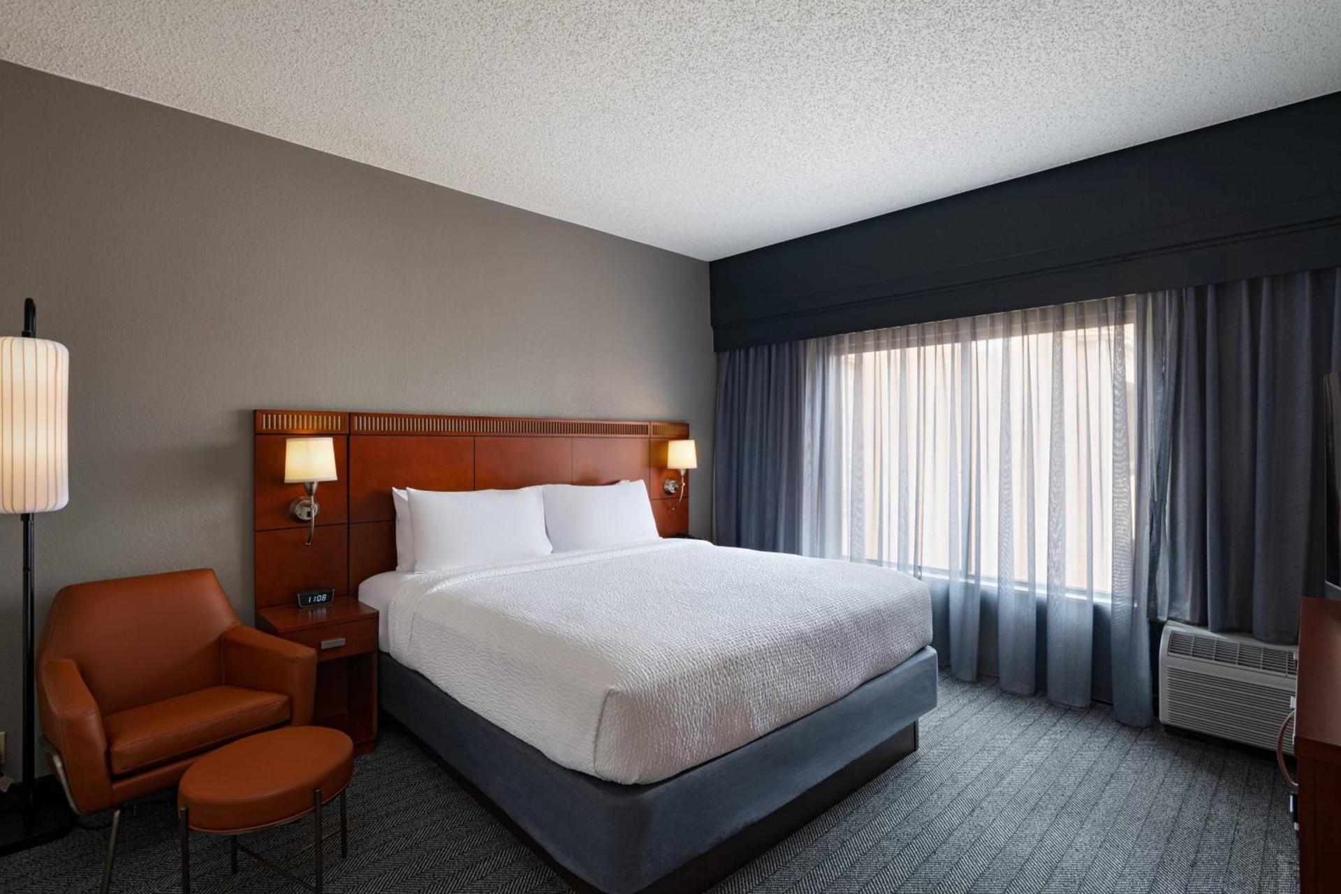 Courtyard by Marriott San Antonio Airport photo 8