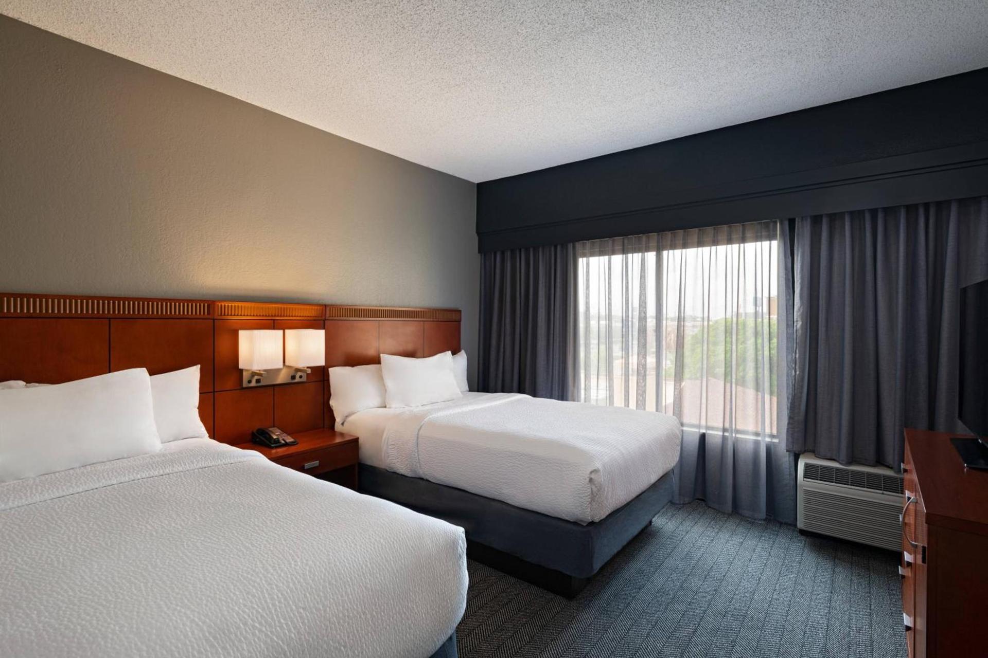 Courtyard by Marriott San Antonio Airport photo 9