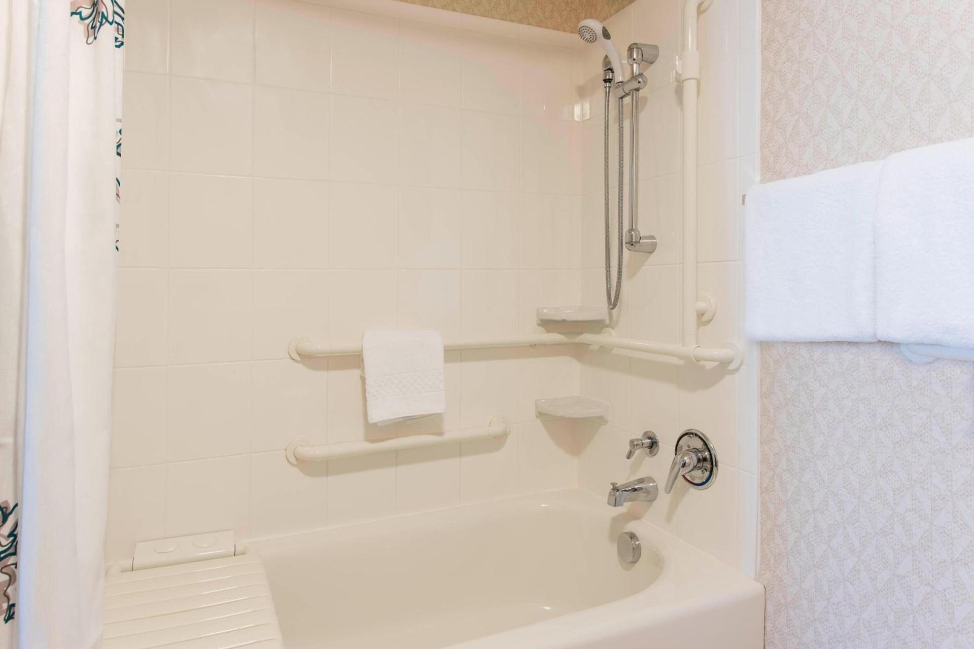 Residence Inn Toledo Maumee photo 16