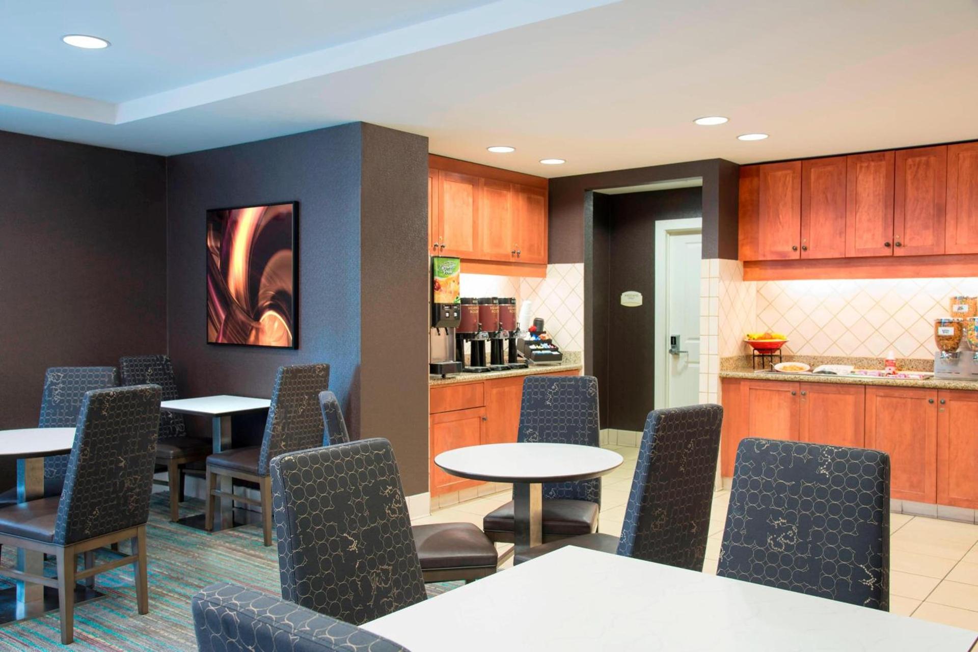 Residence Inn Toledo Maumee photo 14