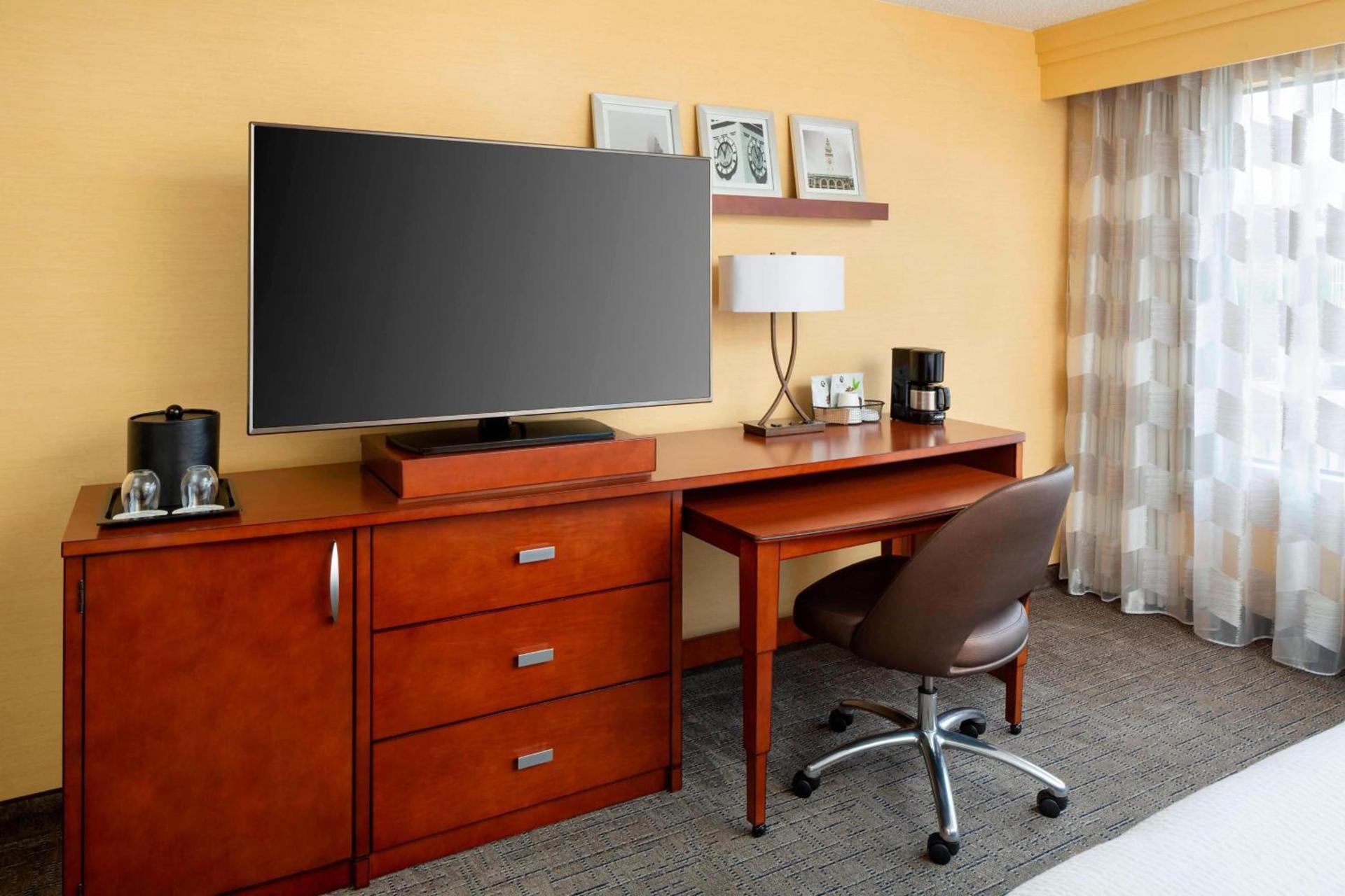Courtyard by Marriott Fishermans Wharf photo 15