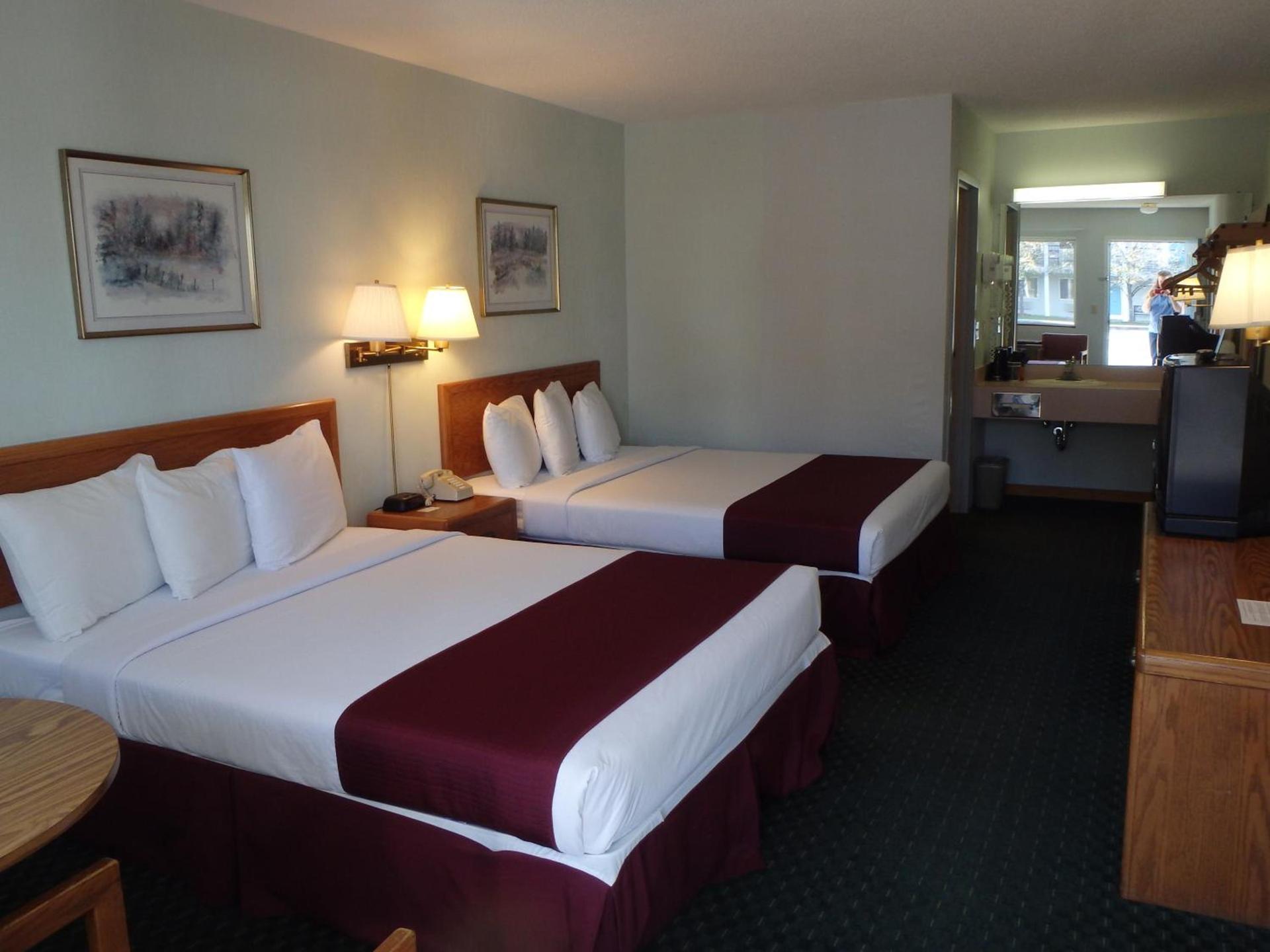 Americas Best Value Inn Saint Ignace photo 5