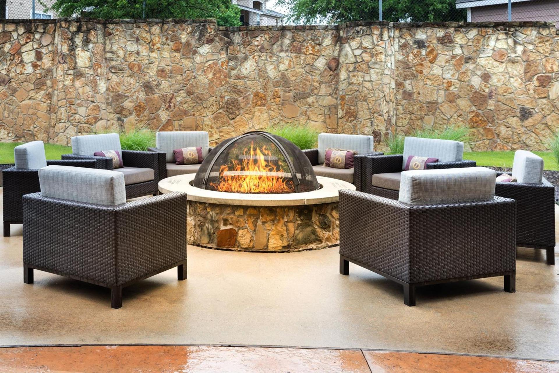 Courtyard by Marriott Denton photo 3