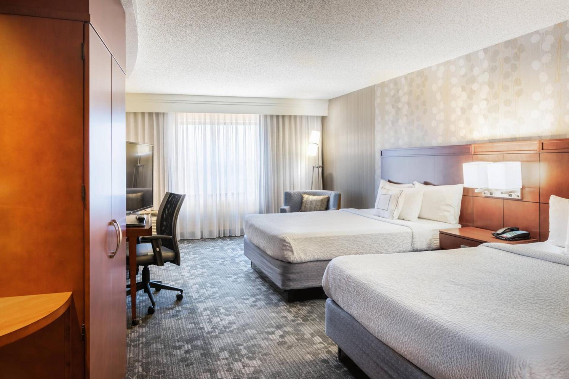Courtyard by Marriott Denton photo 4