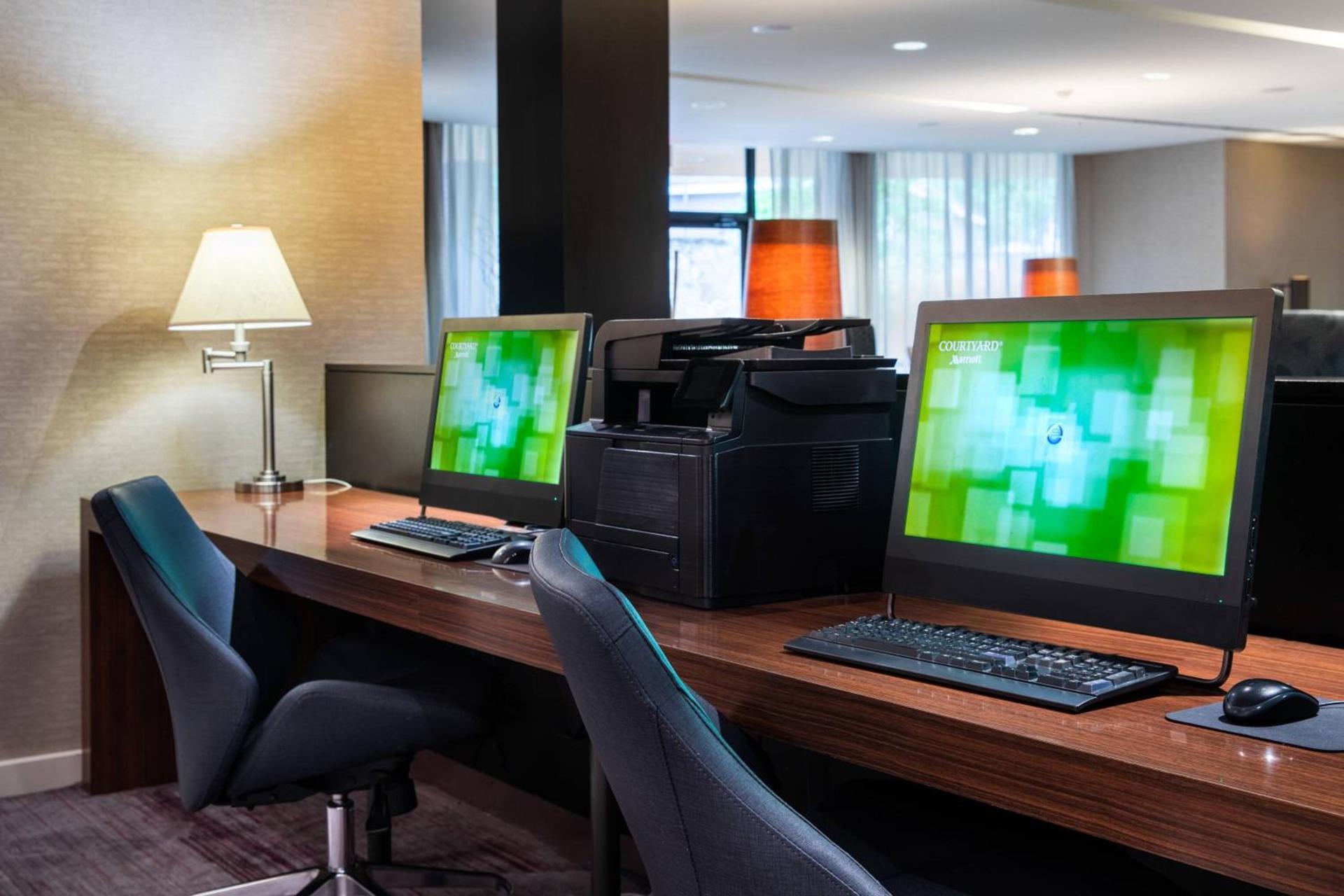 Courtyard by Marriott Denton photo 12