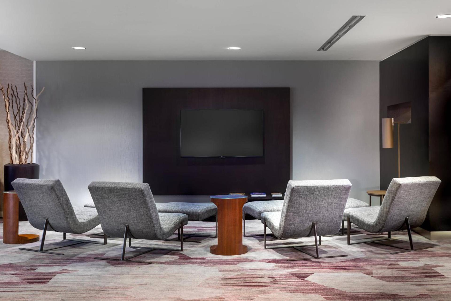 Courtyard by Marriott Denton photo 14
