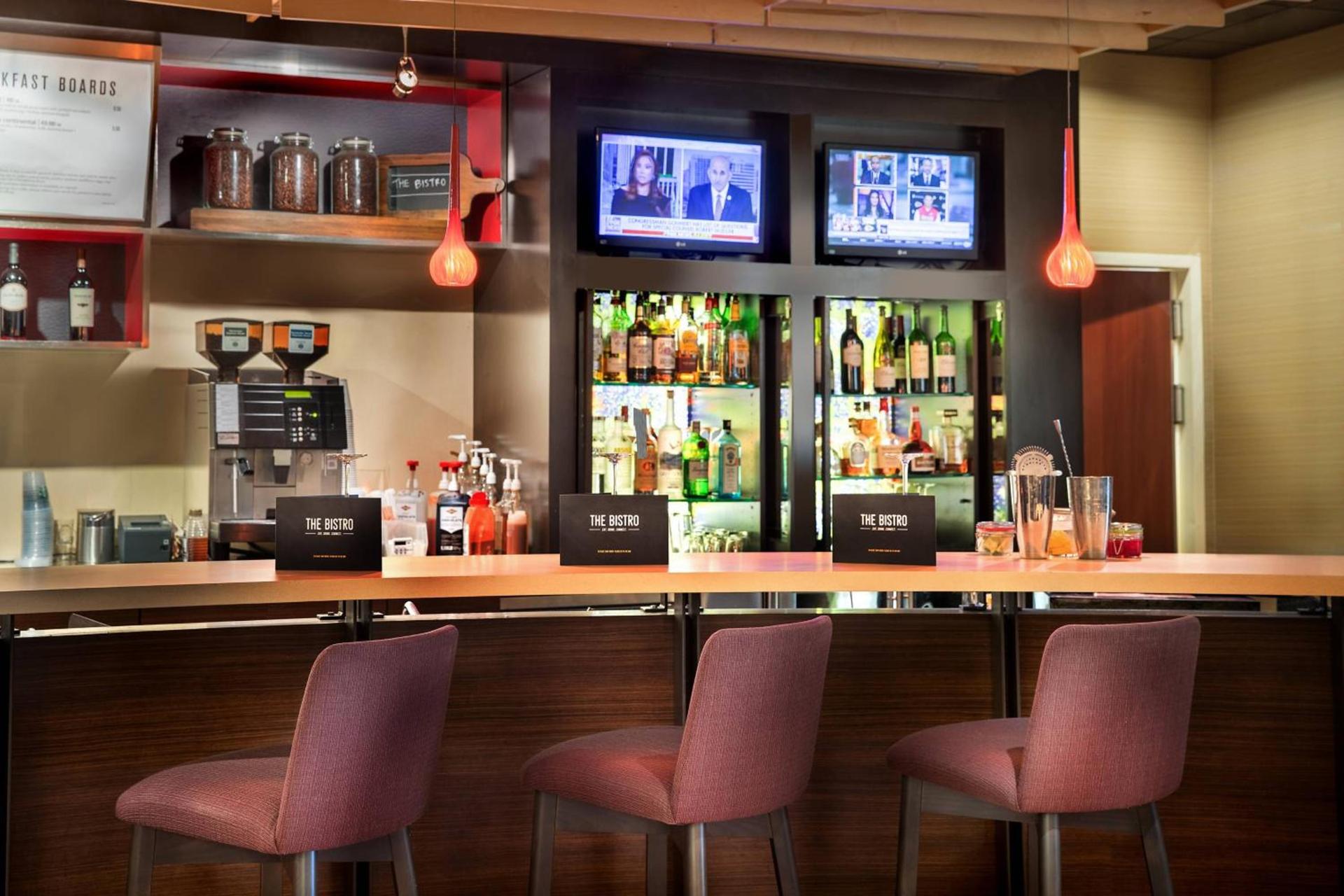 Courtyard by Marriott Denton photo 15