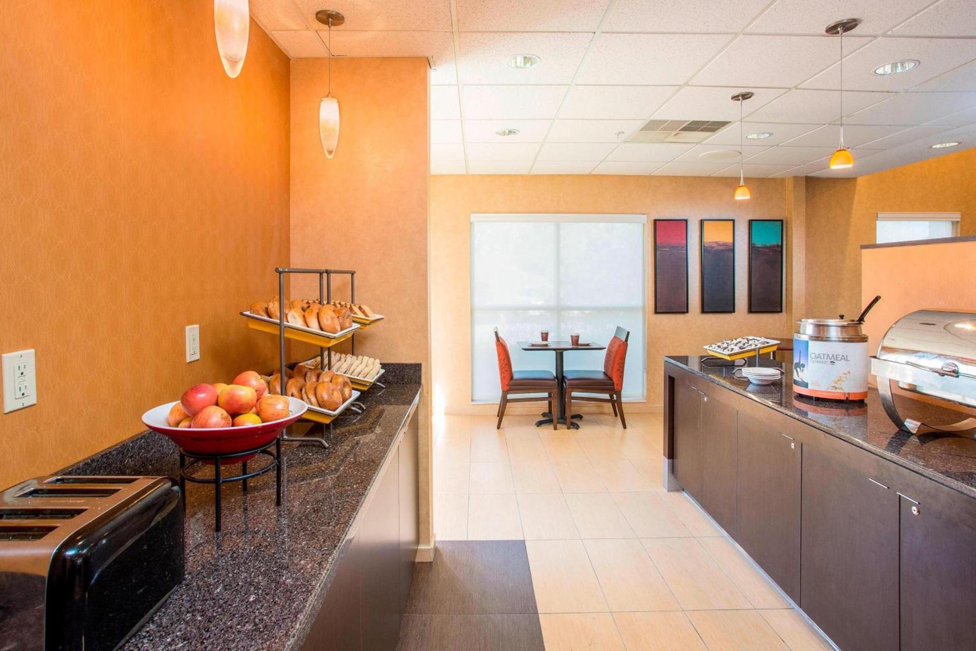 Residence Inn Topeka photo 14
