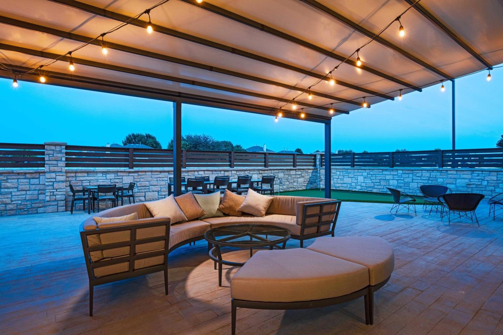 Courtyard Dallas Grand Prairie photo 18