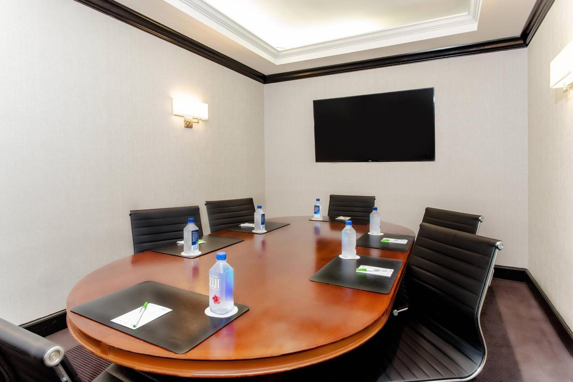Courtyard by Marriott New York JFK Airport photo 30