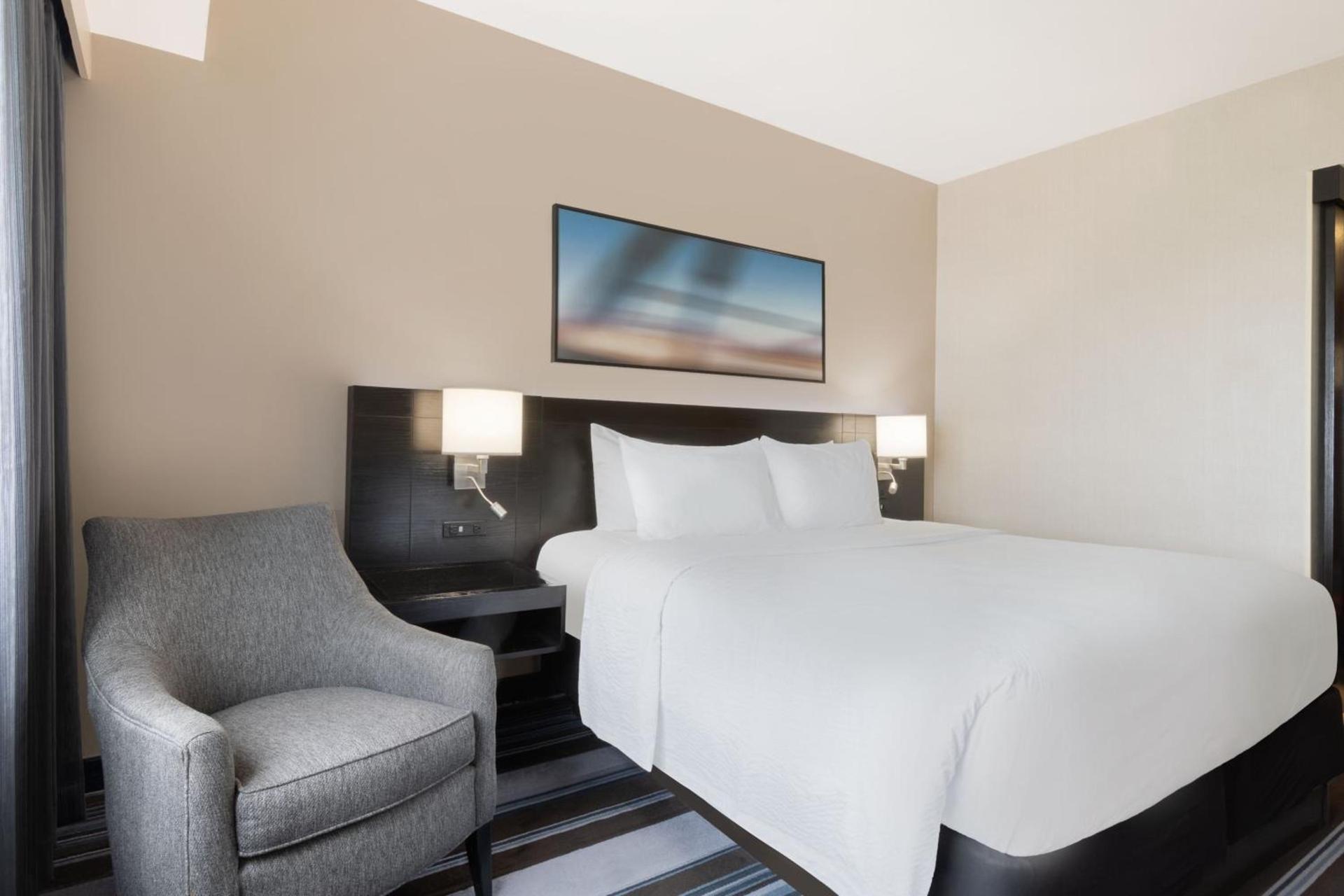 Courtyard by Marriott New York JFK Airport photo 6