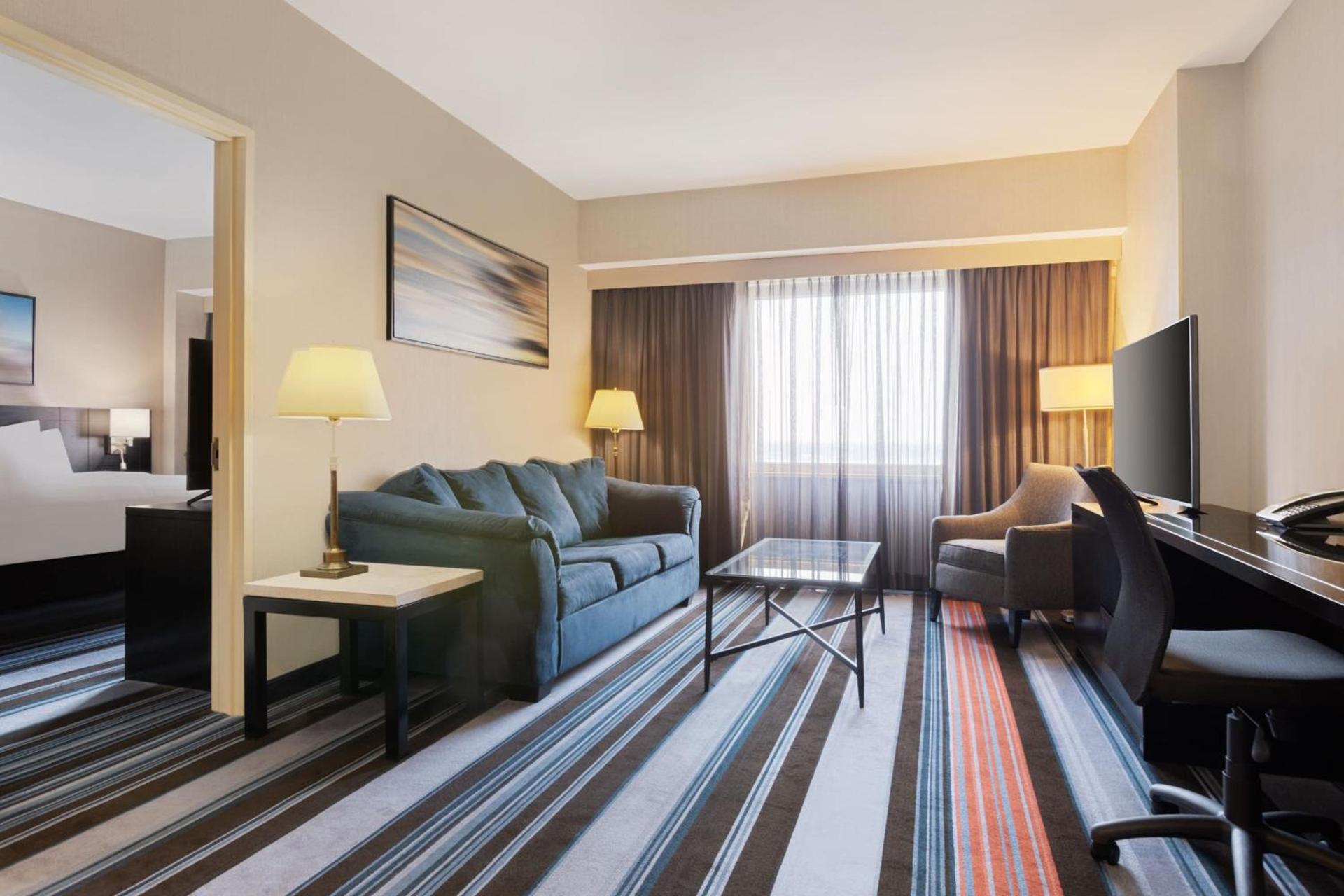 Courtyard by Marriott New York JFK Airport photo 18